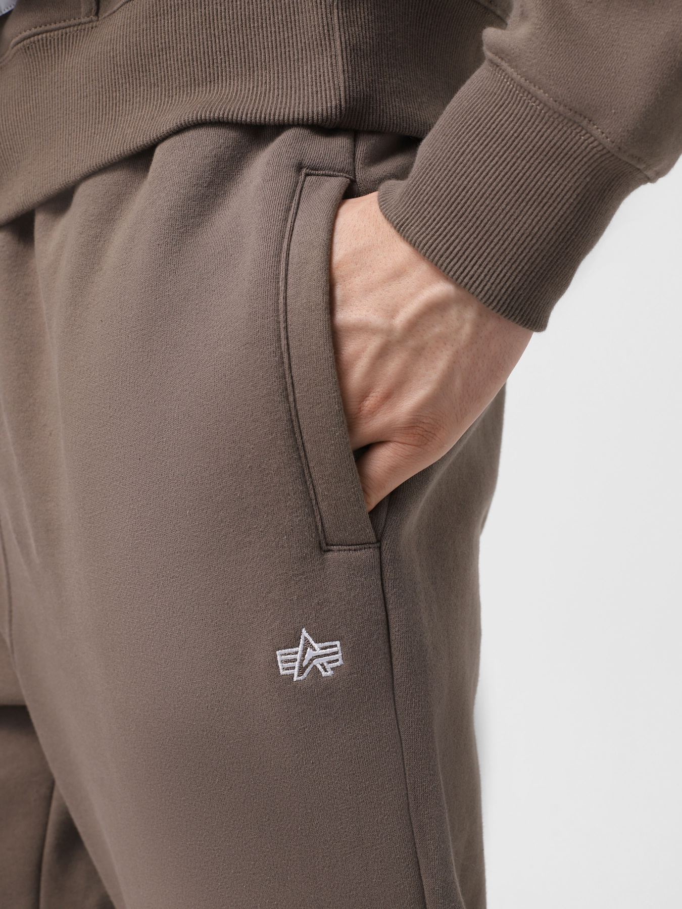 Штаны спортивные Alpha Industries Essential модель UBE54500C1_204 Штаны спортивные Alpha Industries Essential модель UBE54500C1_204 Фото