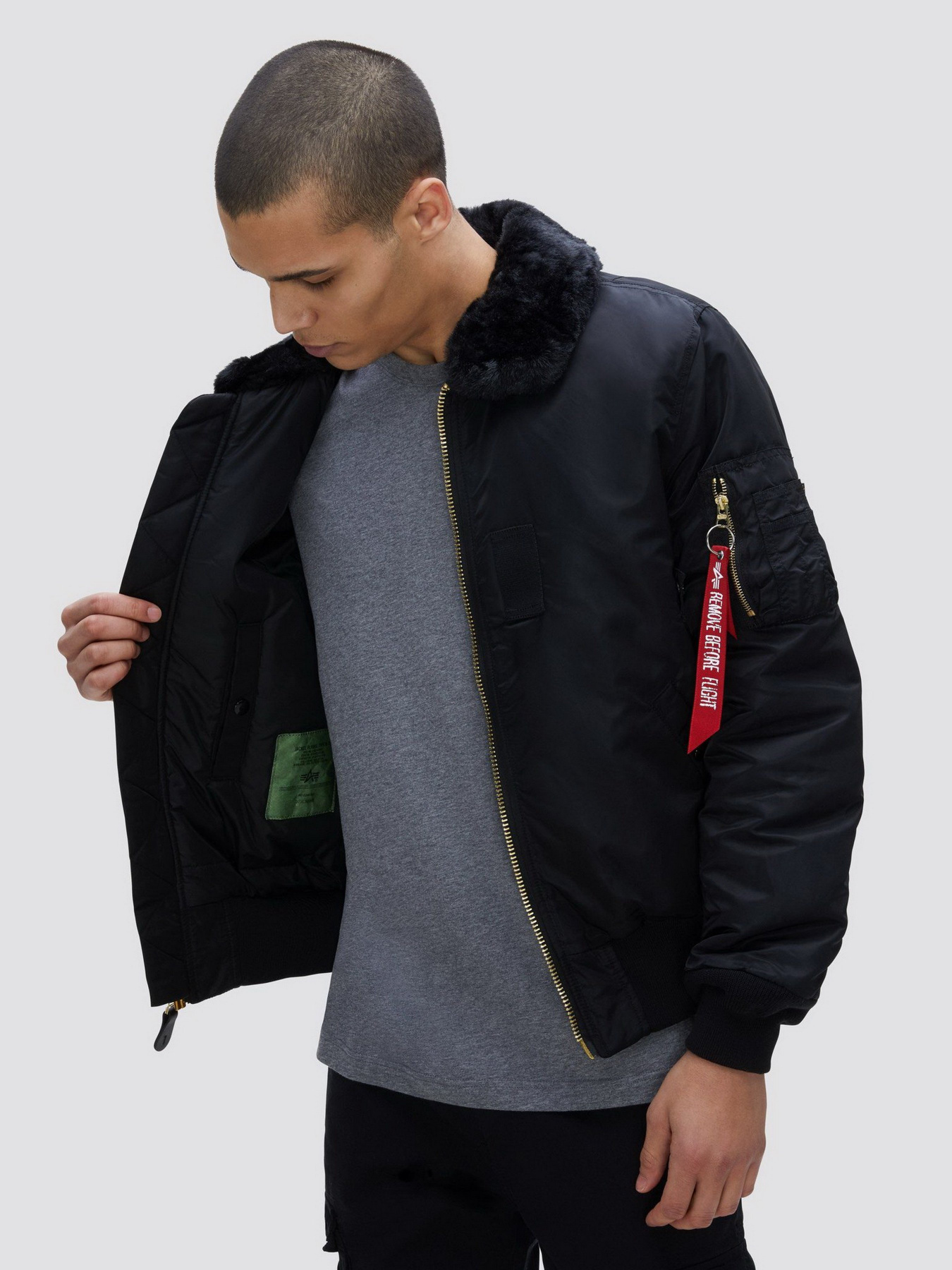 Бомбер Alpha Industries B-15 Slim Fit модель MJB45500C1_001 Фото