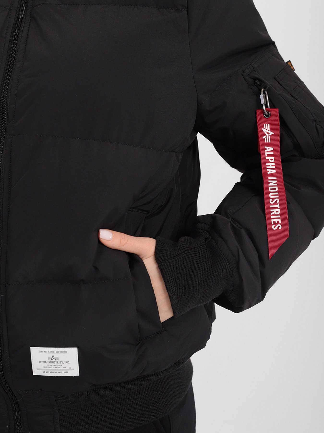 Бомбер Alpha Industries MA-1 Quilted модель UJM51500C1_001 Фото