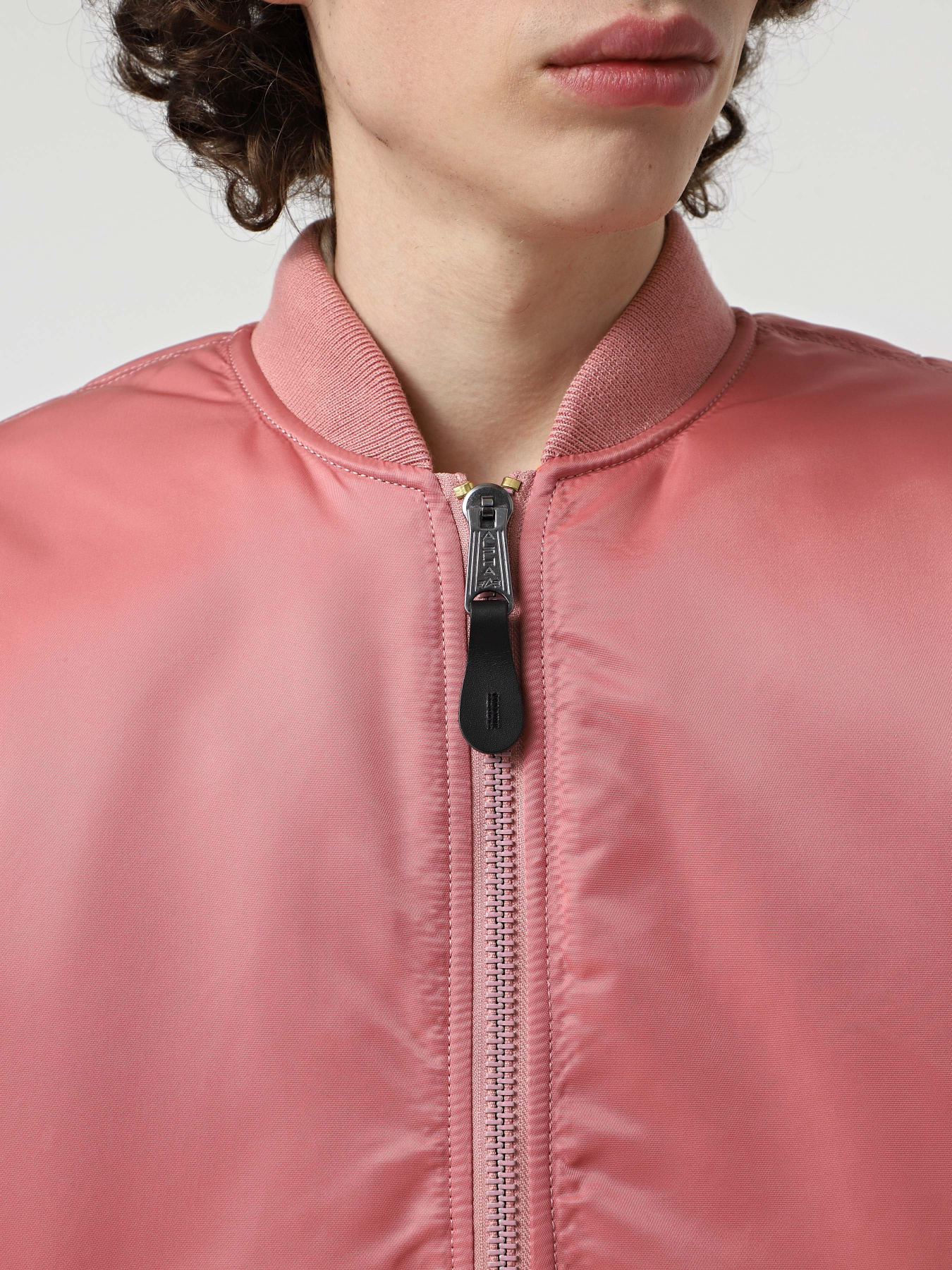 Бомбер Alpha Industries модель MJM21000C1_652 Фото