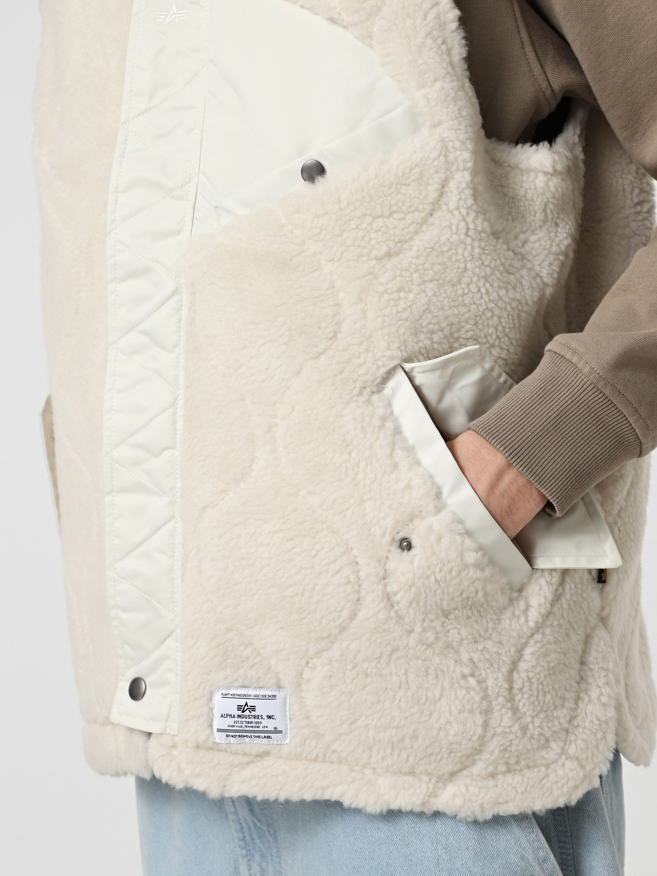 Утеплений жилет Alpha Industries модель MJS55501C1_099 Фото