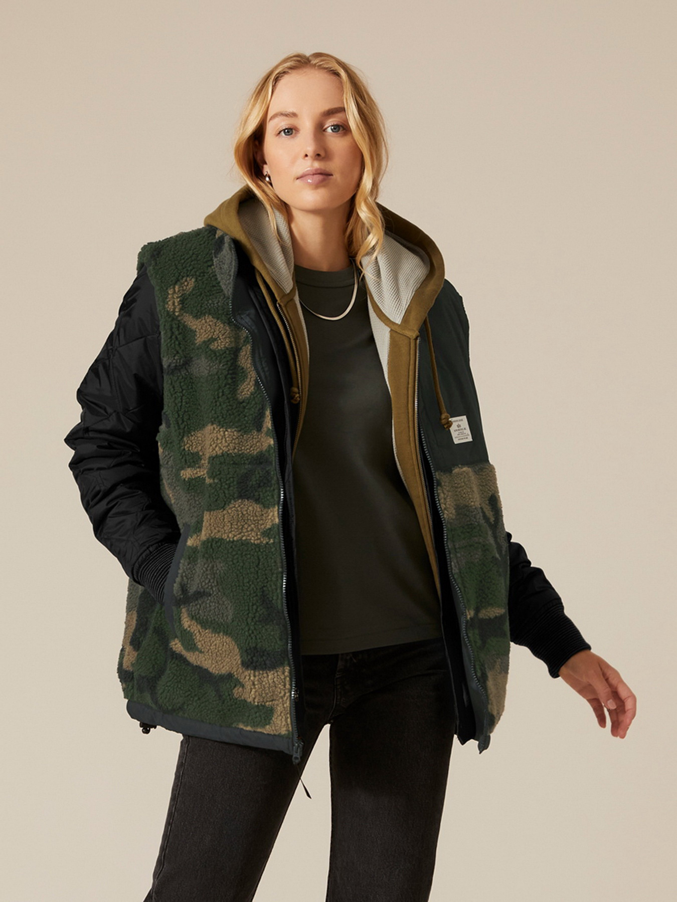 Демісезонна куртка Alpha Industries QUILTED UTILITY модель UJQ51501C1_001 Фото
