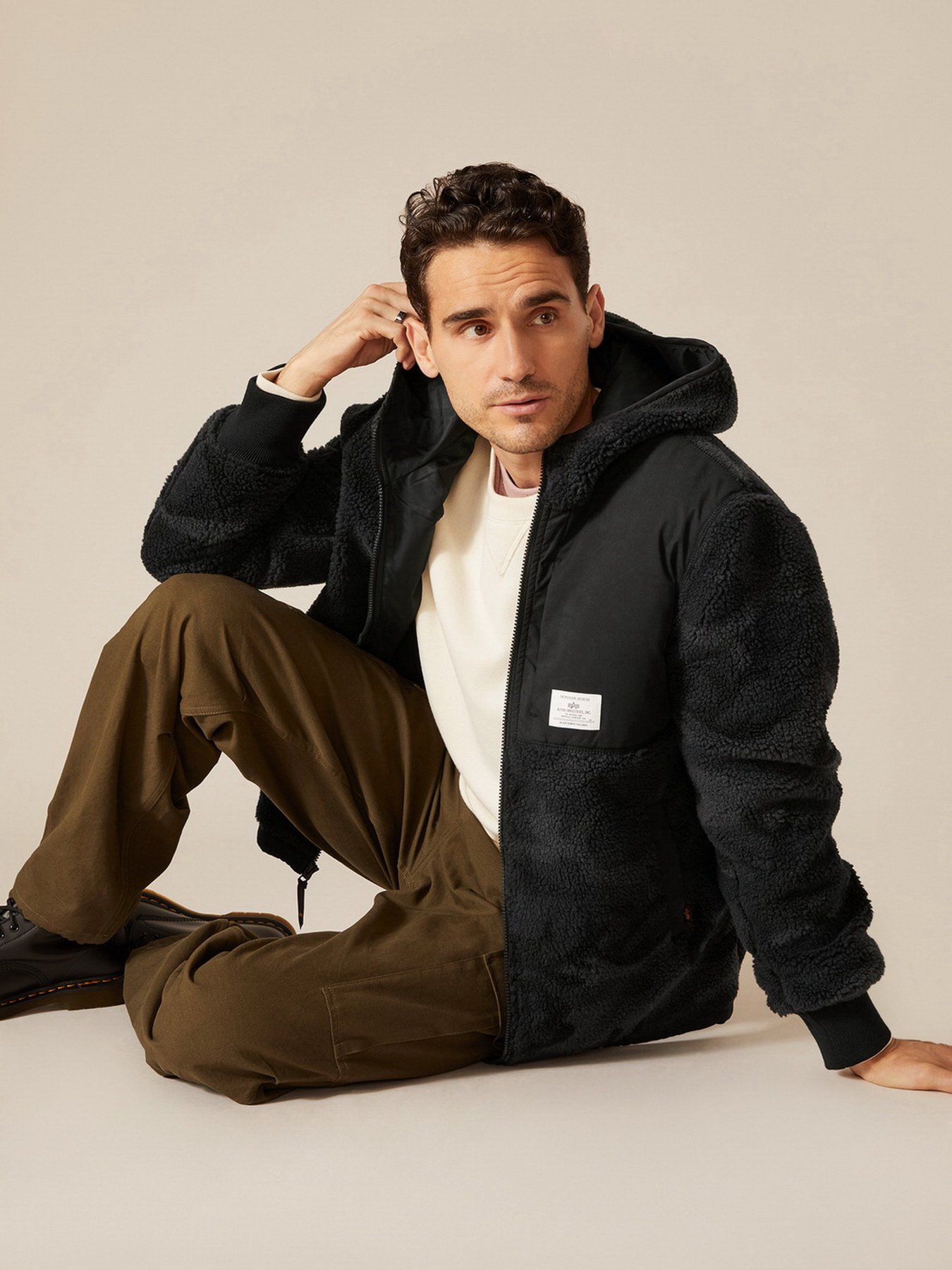 Демисезонная куртка Alpha Industries HOODED SHERPA UTILITY модель MJH51500C1_942 Фото