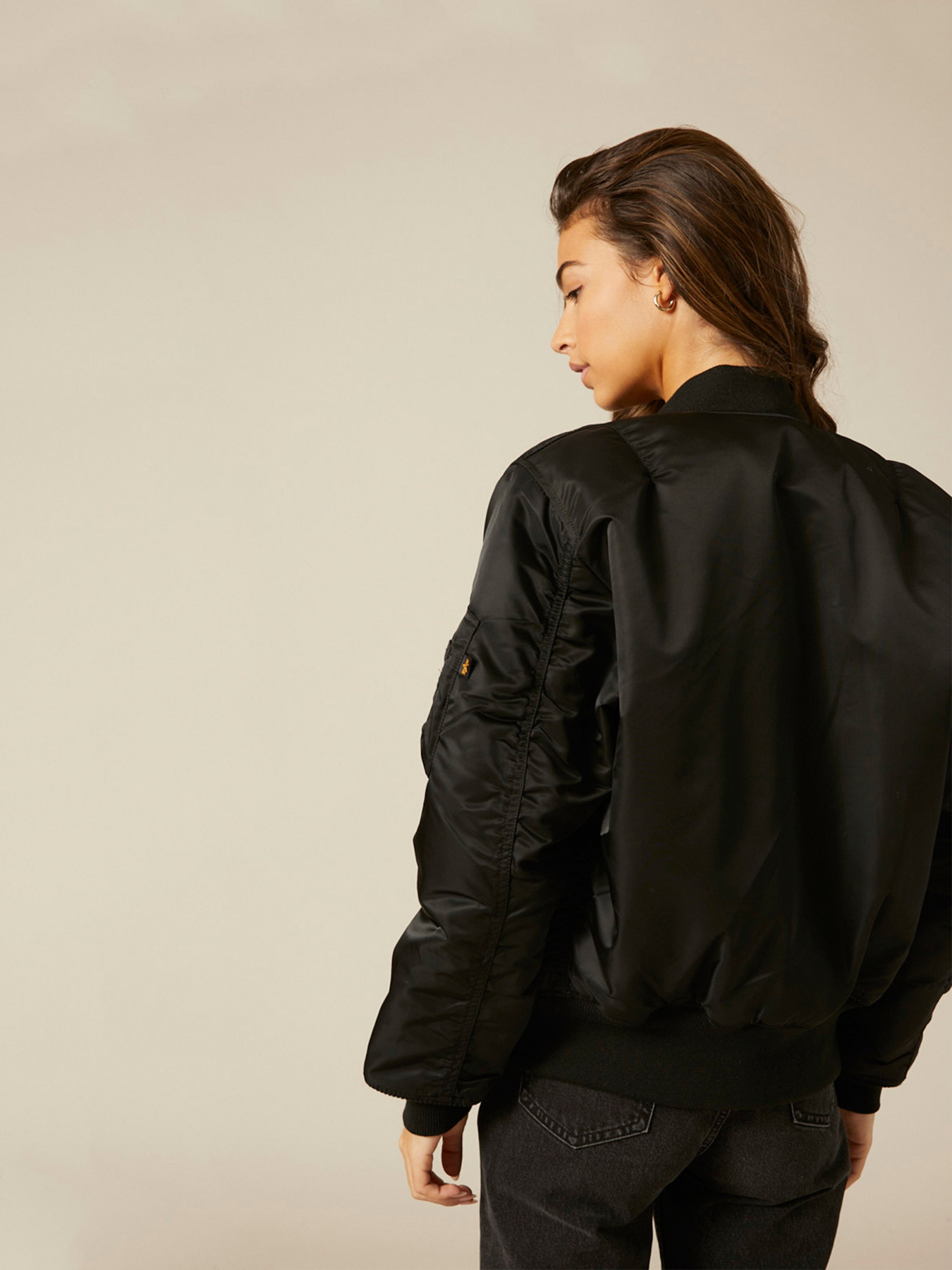 Бомбер Alpha Industries Ma-1 модель MJM21000C1_001 Фото