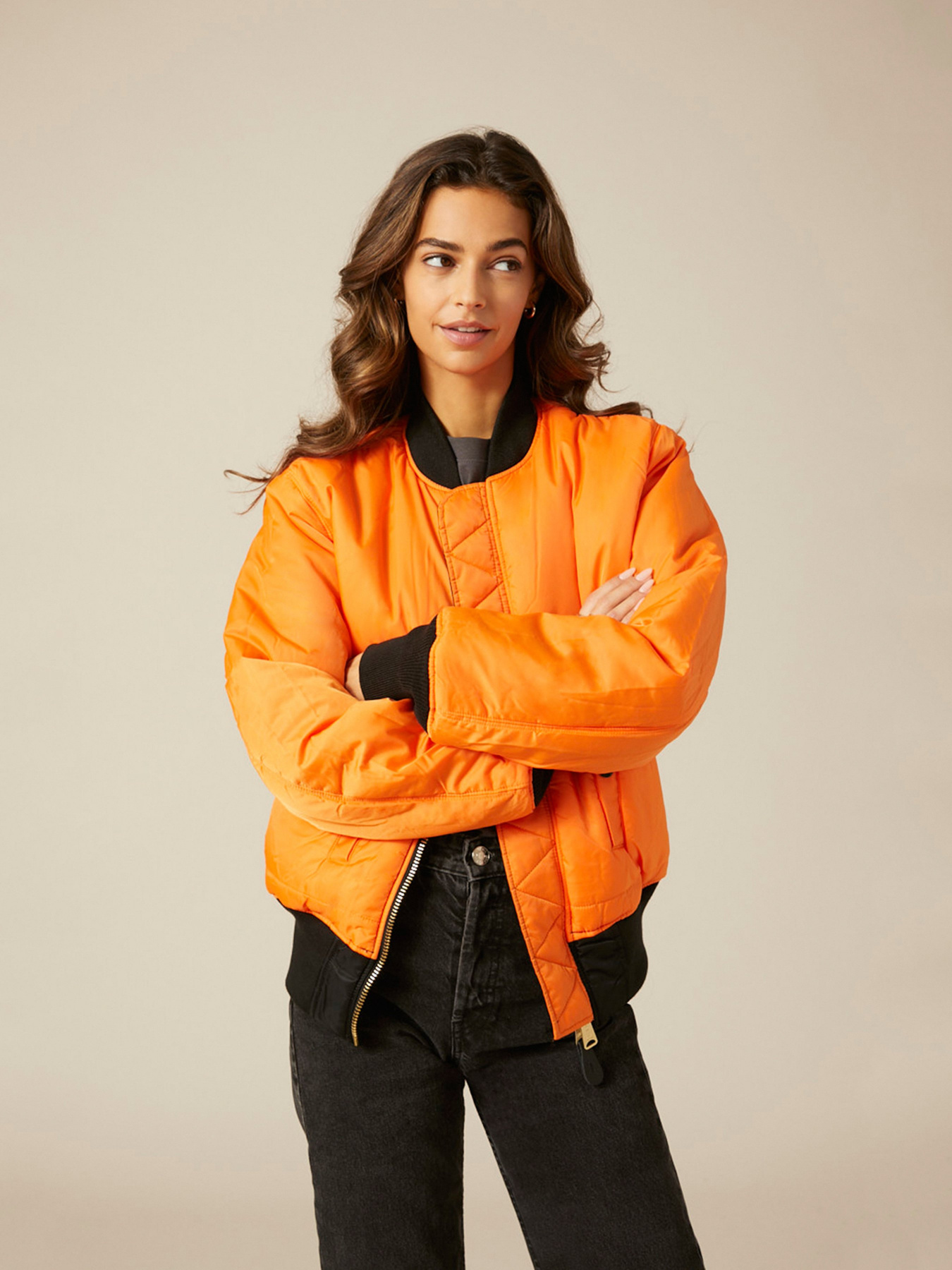 Бомбер Alpha Industries Ma-1 модель MJM21000C1_001 Фото