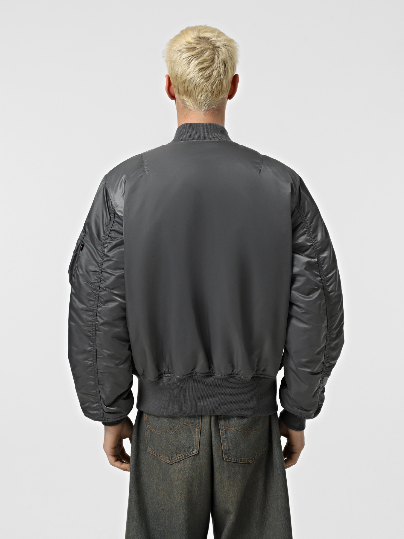 Бомбер Alpha Industries Ma-1 модель MJM21000C1_022 Фото