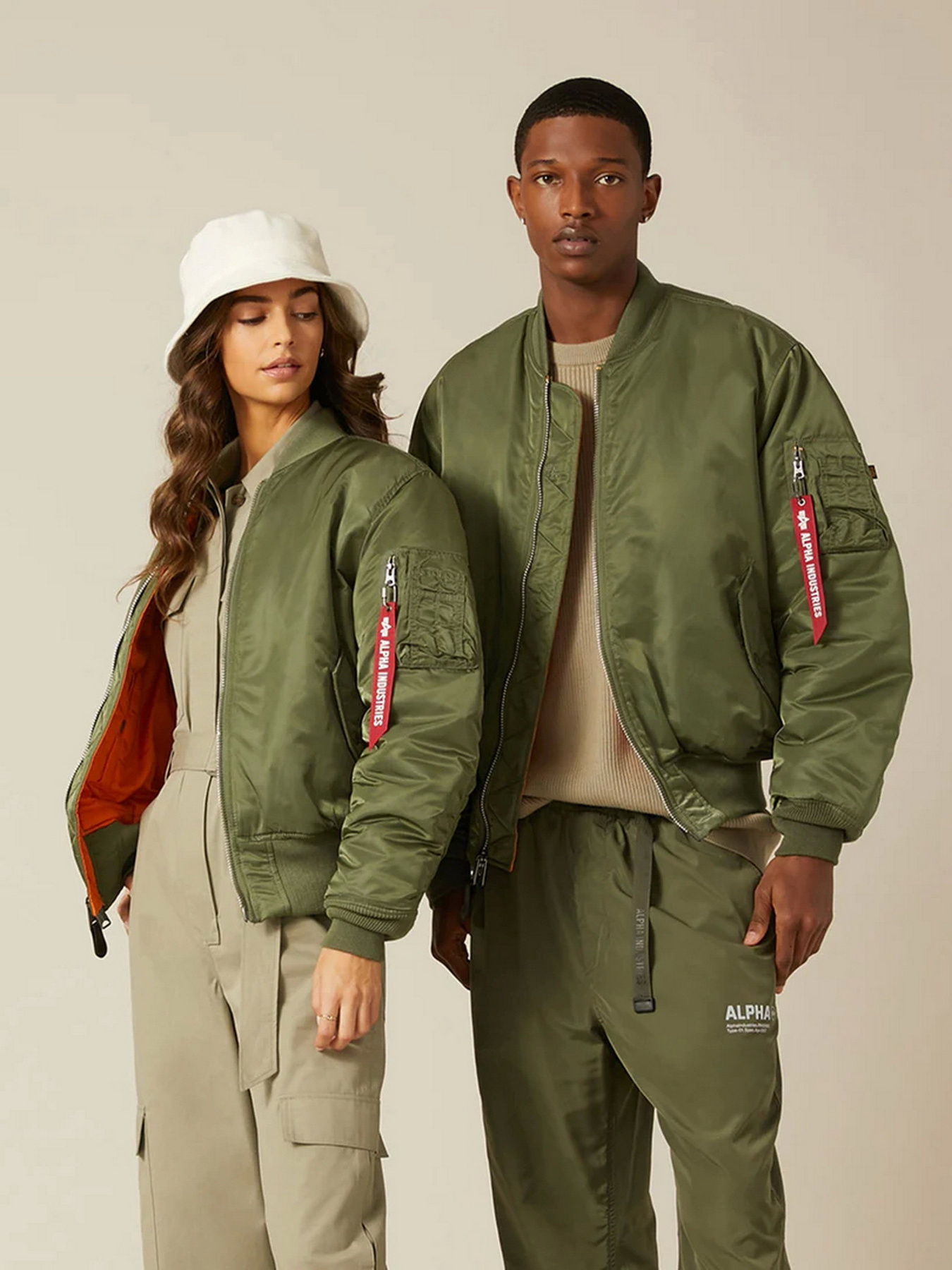 Бомбер Alpha Industries Ma-1 модель MJM21000C1_310 Фото