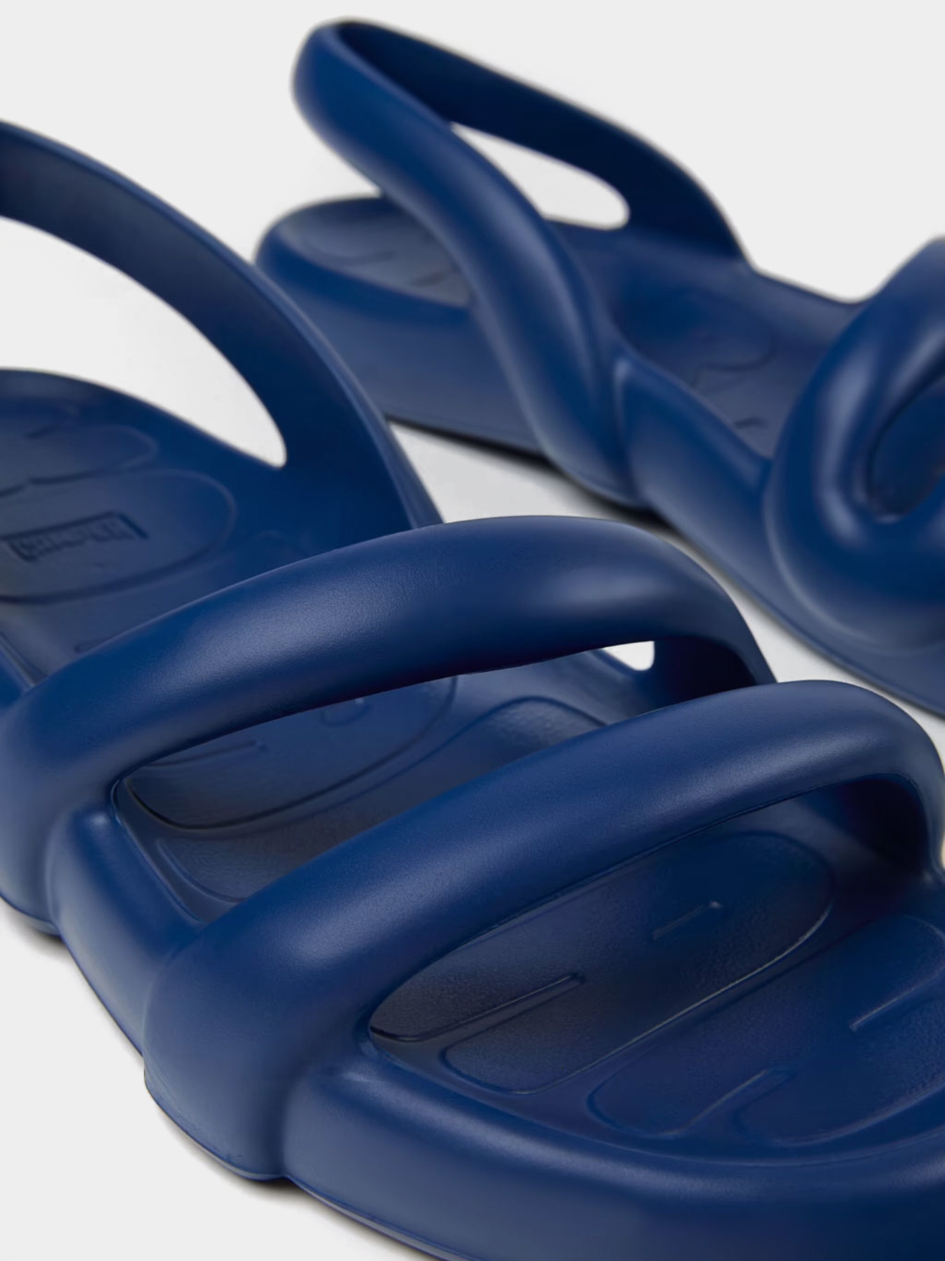 Шльопанці Camper KOBARAH модель K100957-021 Фото