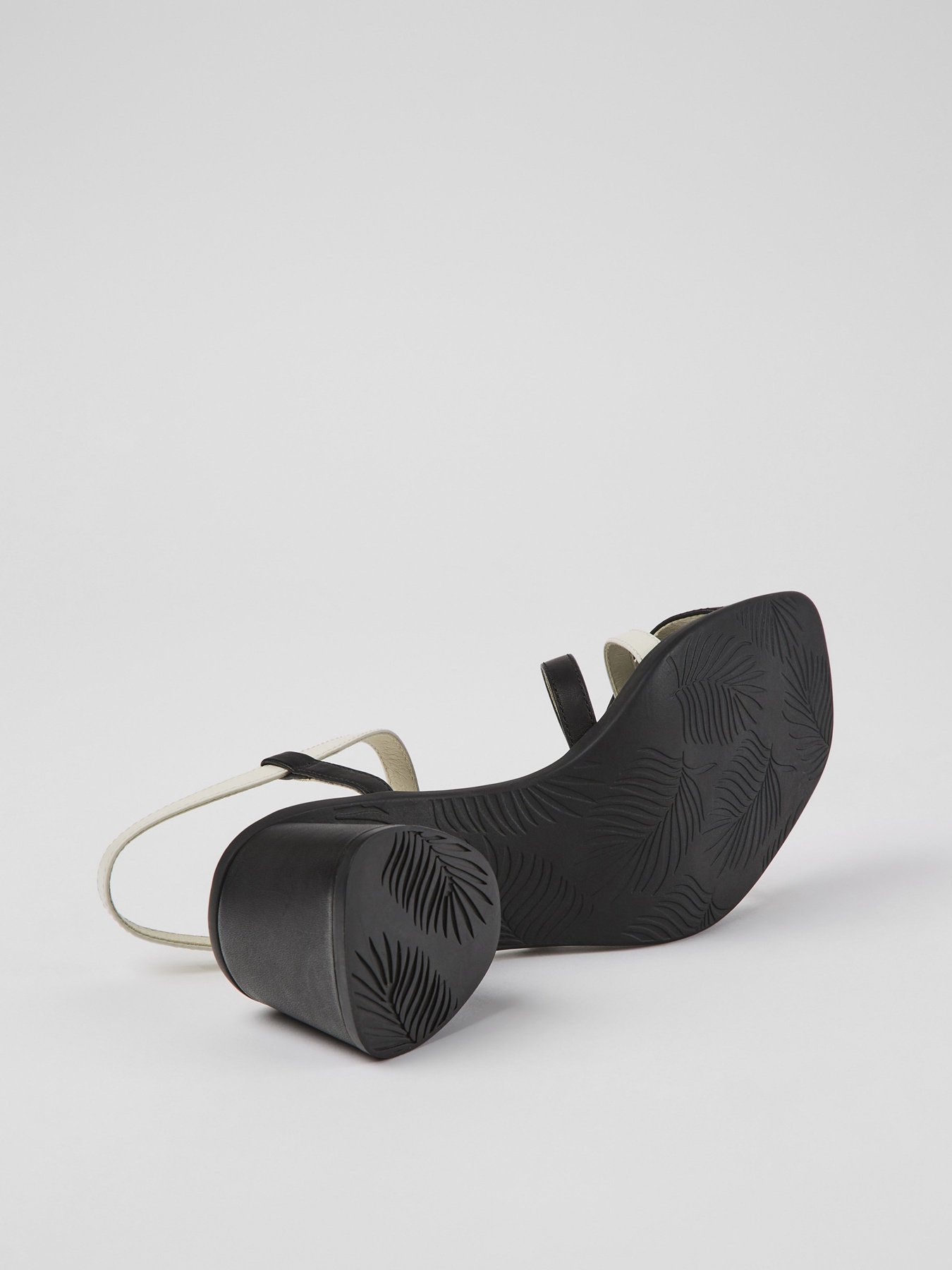 Босоножки Camper Twins модель K201504-003 Фото