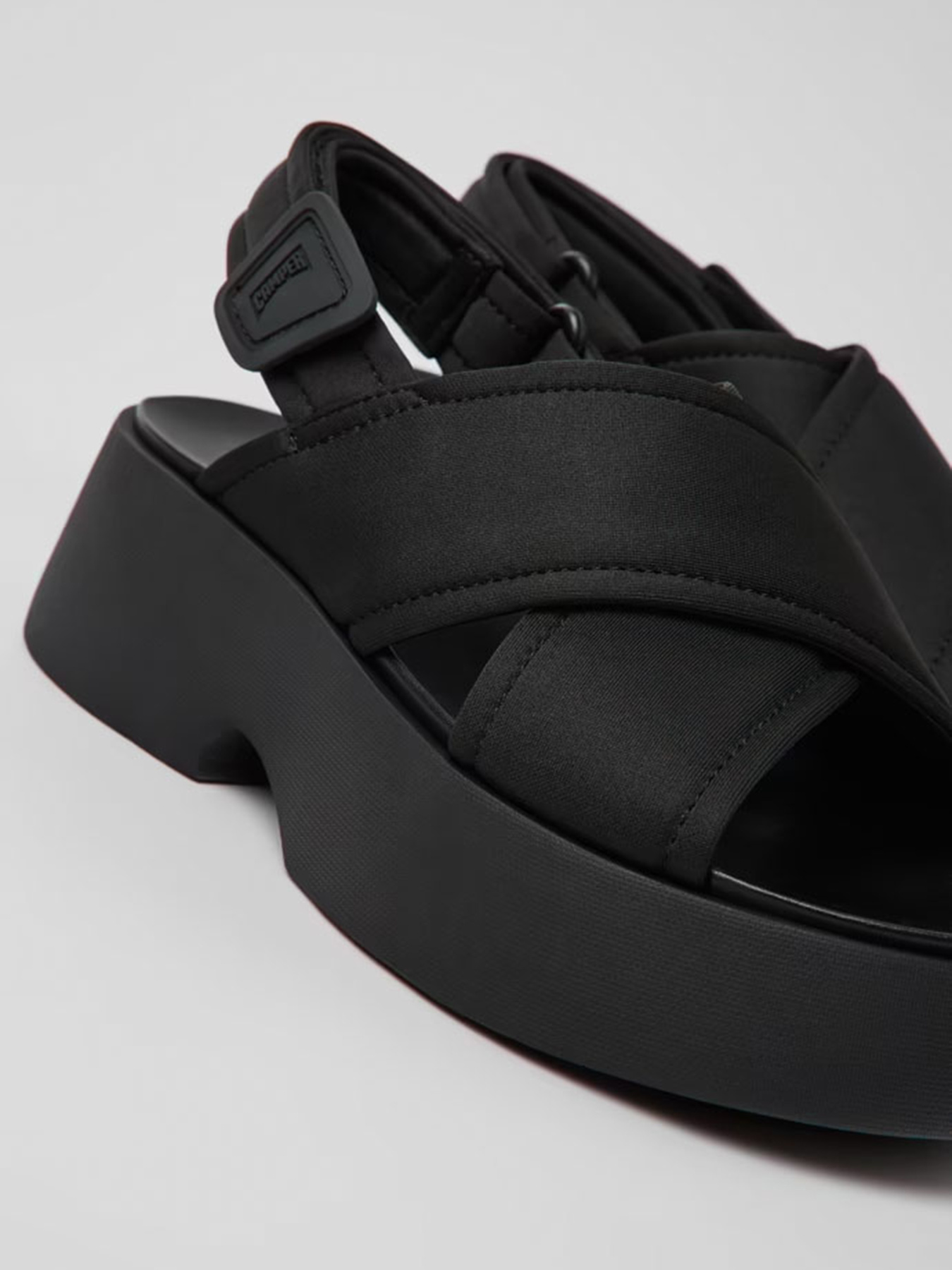 Сандалии Camper модель K201610-001 Фото