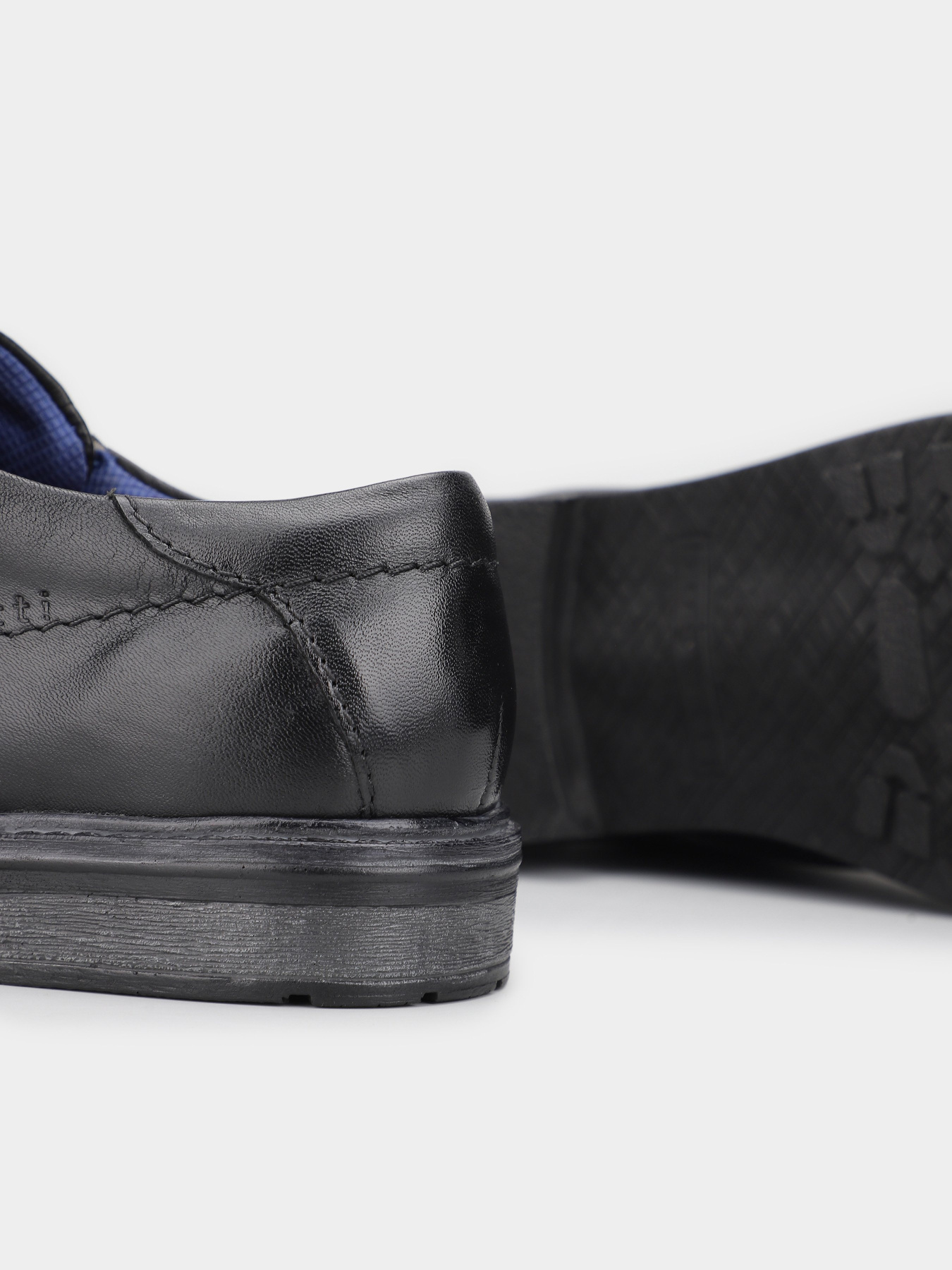 Туфли Bugatti модель 313-A8Z01-4000-1000 Фото