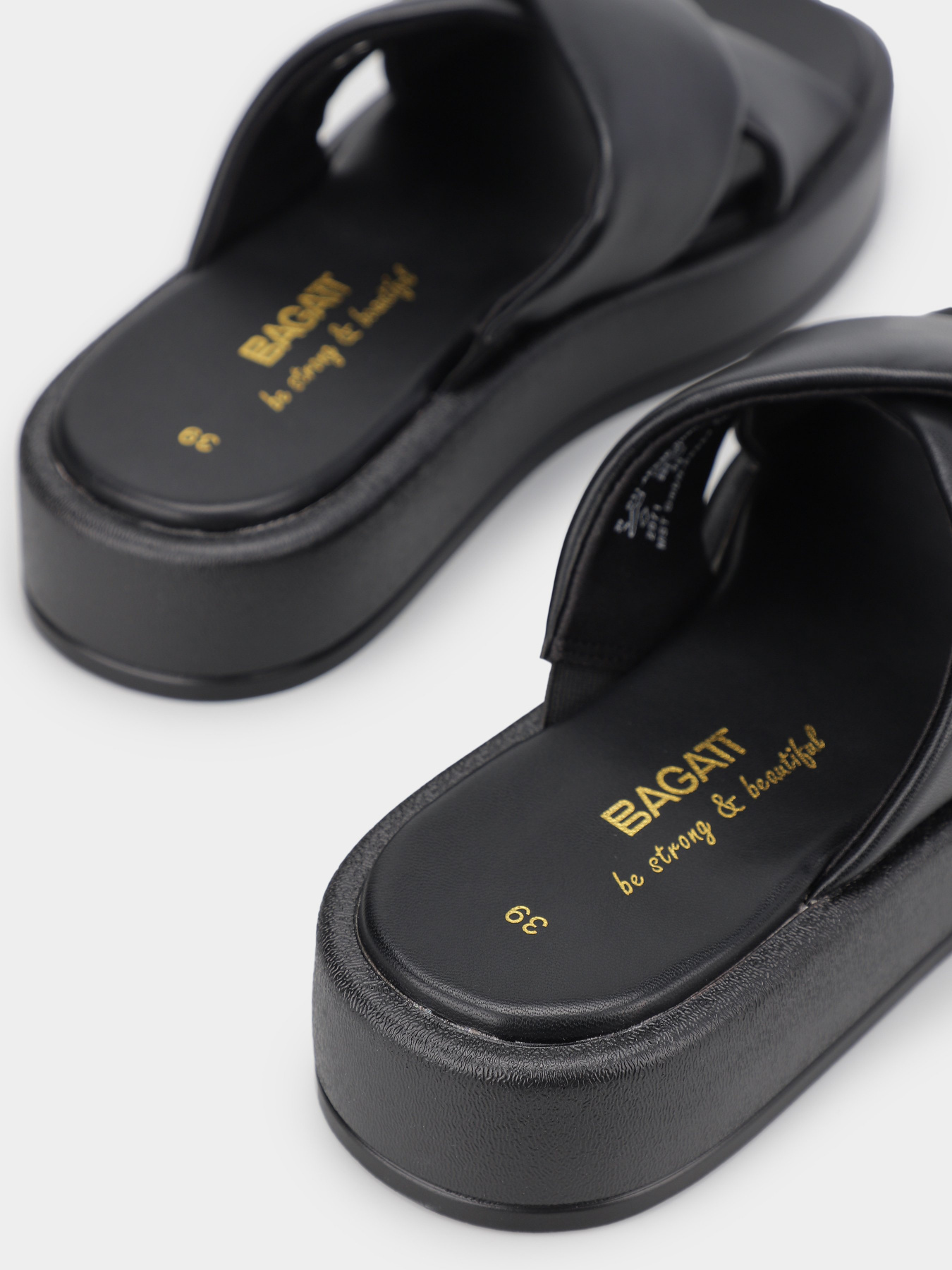 Шлепанцы BAGATT модель D31-AEK90-5000-1000 Фото