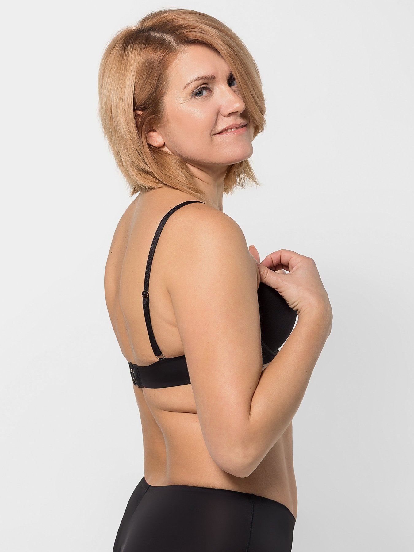 Бюстгальтер Brabrabra модель SLZ19801108-чорний Фото