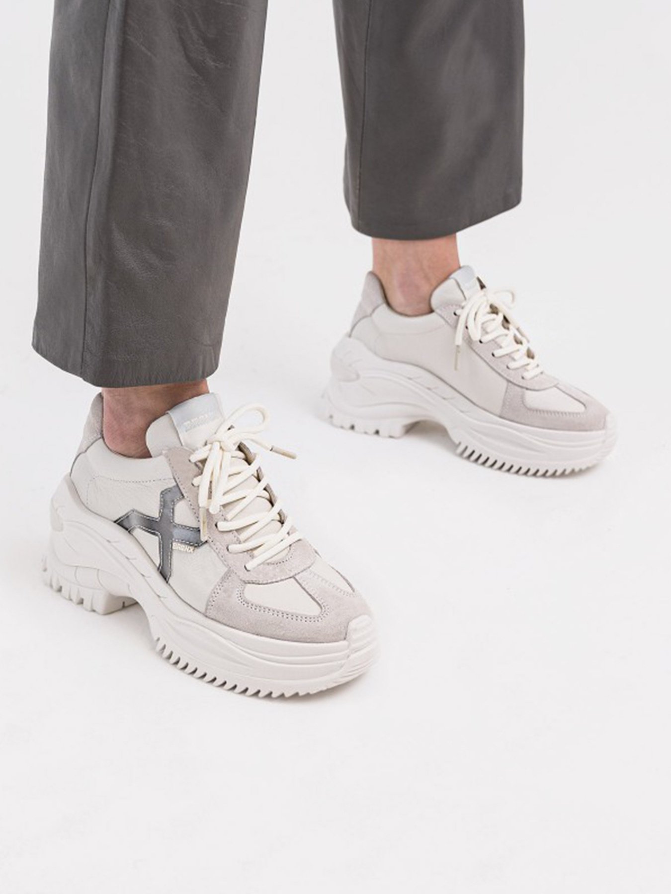 Кросівки повсякденні Bronx модель 66390-CH-05 Фото