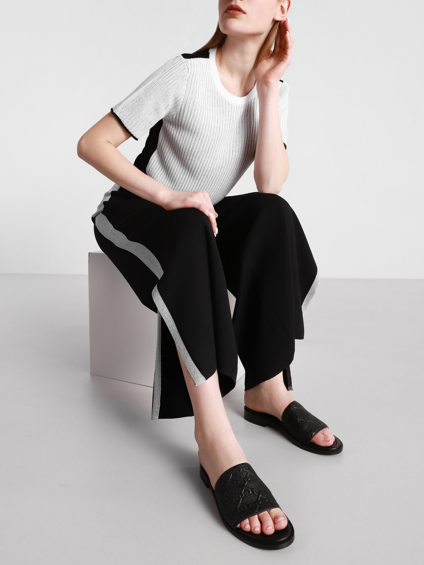 Шлепанцы Bronx модель 84902-DE-01 Фото