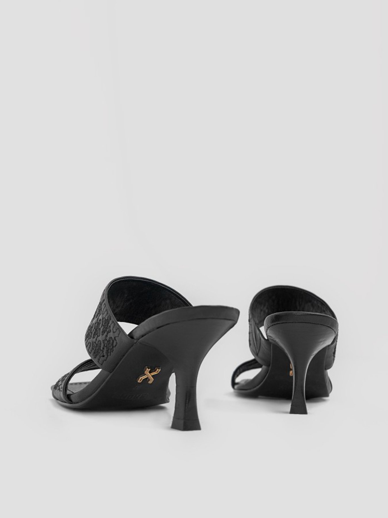 Мюли Bronx модель 84876-DE-01 Фото