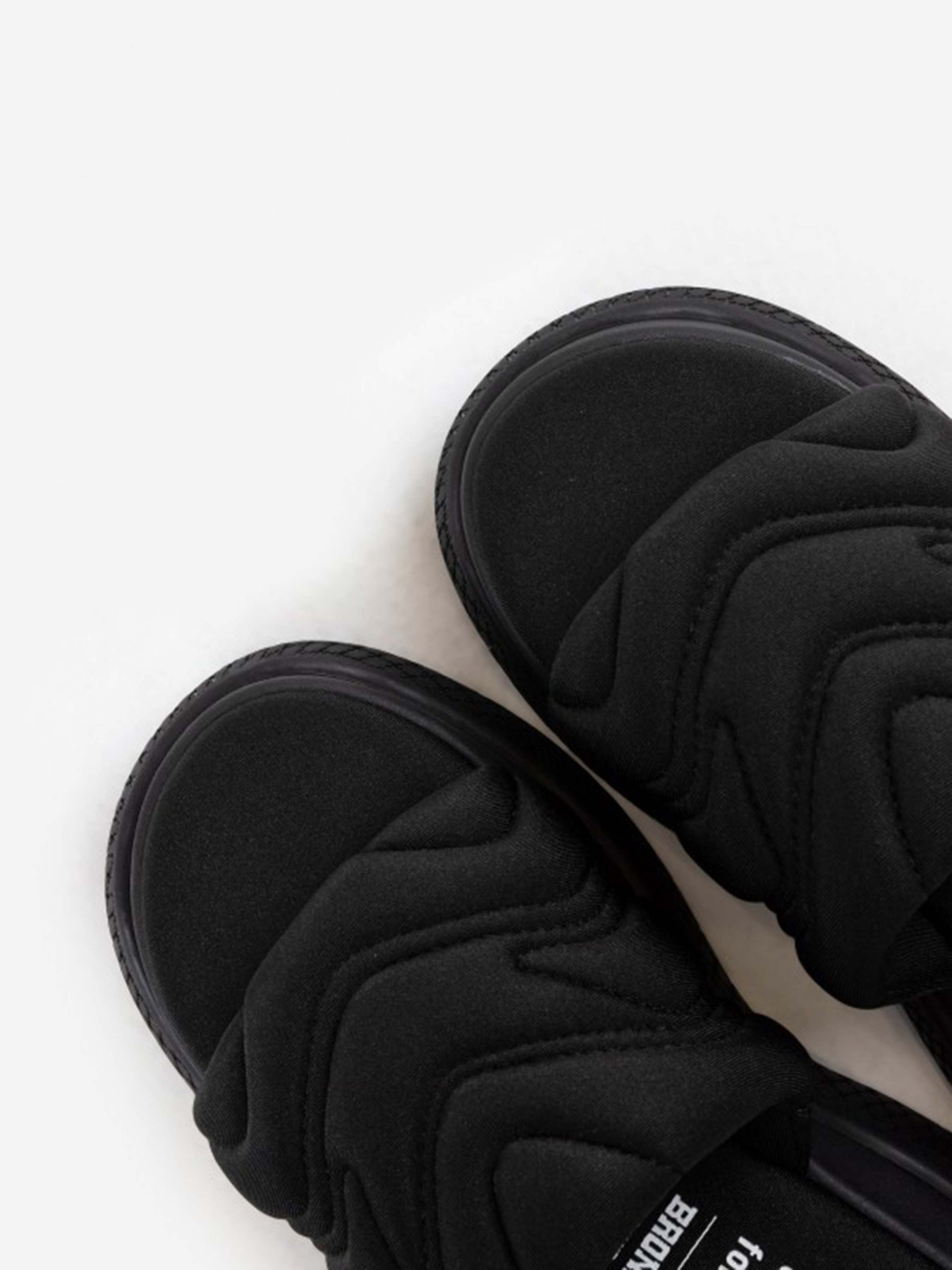 Шльопанці Bronx Bru-Te модель 84953-L-01 Фото