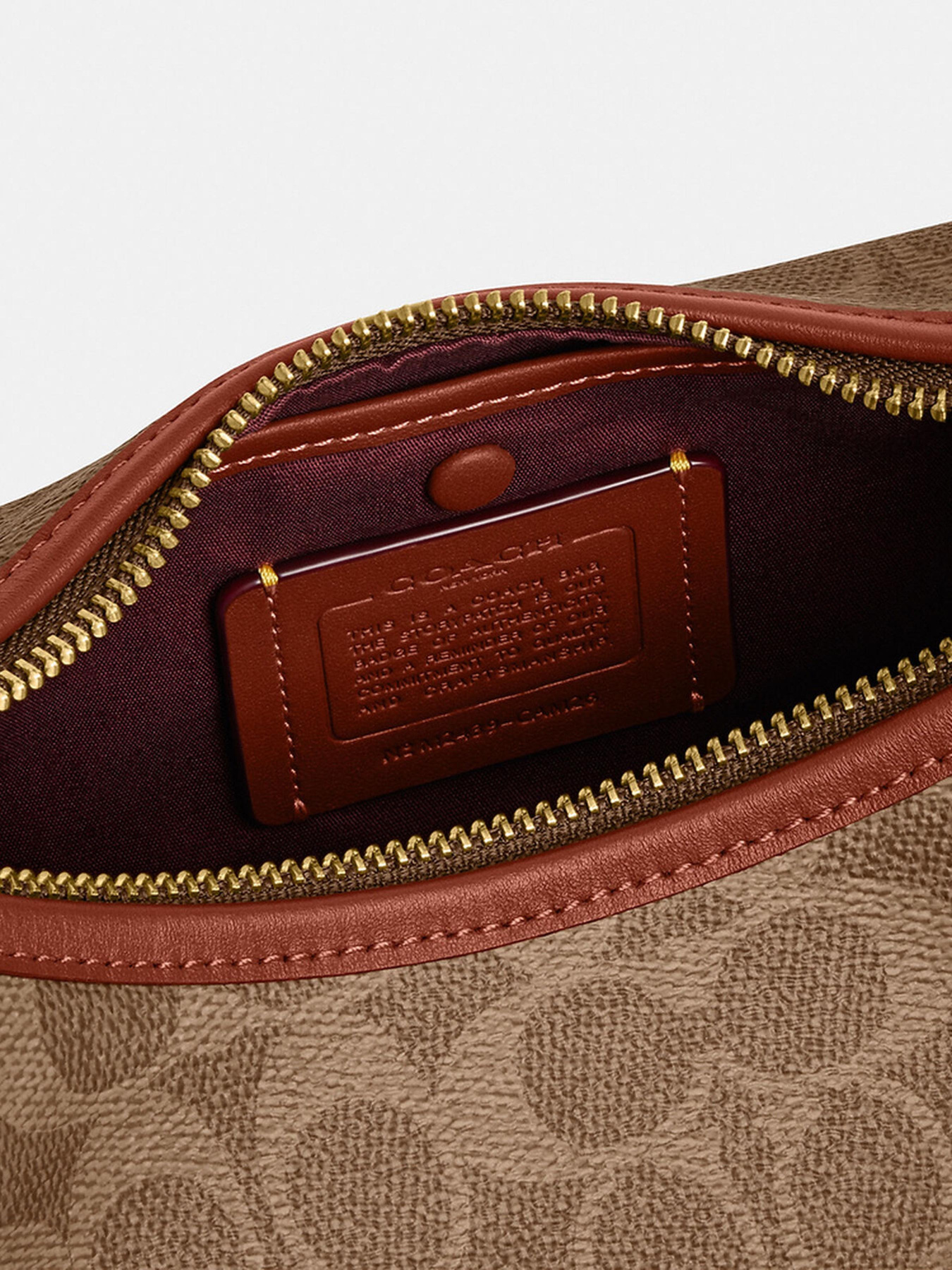 Сумка Coach модель CAM26B4XHG Фото