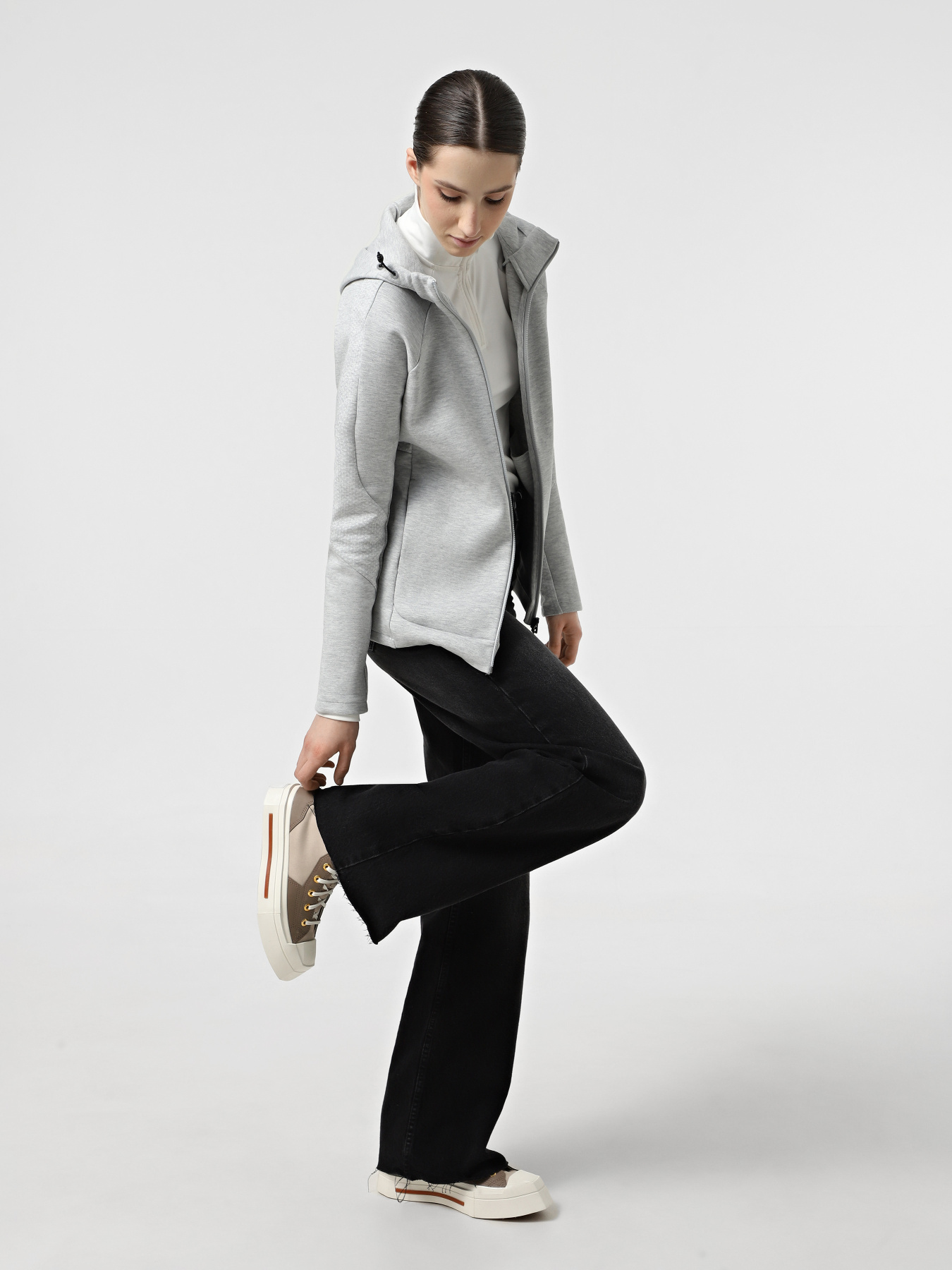 Кеди високі CONVERSE Chuck 70 De Luxe Squared Hi модель A06430C Фото