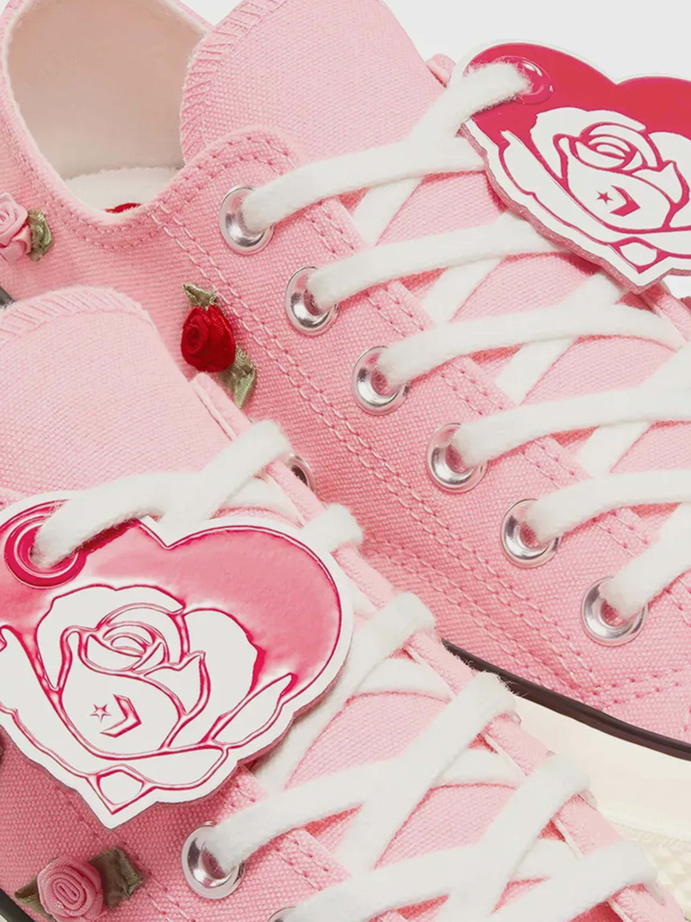 Кеды низкие CONVERSE CHUCK 70 VALENTINE'S DAY модель A13649C Фото