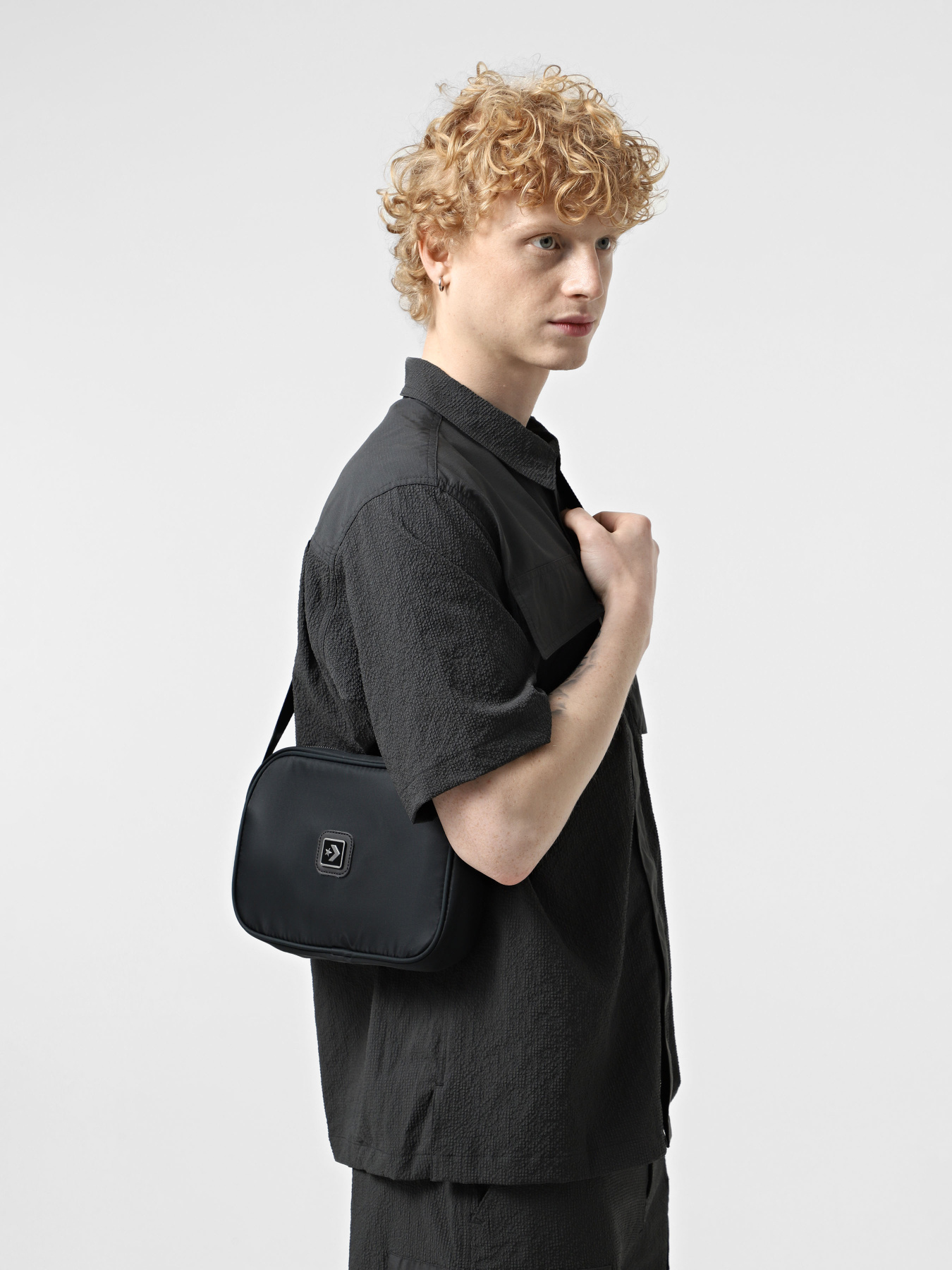 Кросс-боди CONVERSE PREMIUM CAMERA модель 10025454-001 Кросс-боди CONVERSE PREMIUM CAMERA модель 10025454-001 Фото