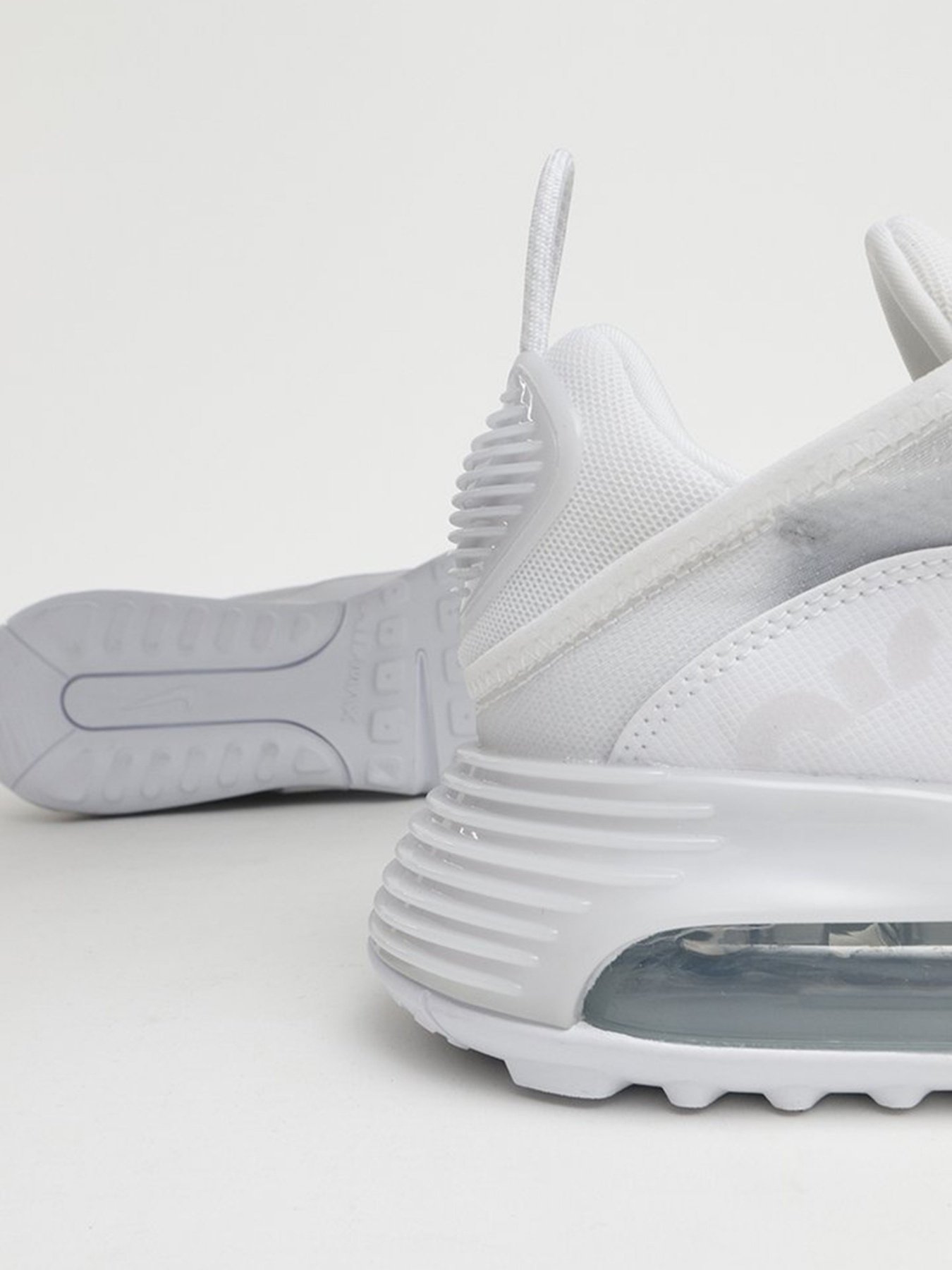 Кросівки повсякденні NIKE Air Max 2090 модель BV9977-100 Кросівки повсякденні NIKE Air Max 2090 модель BV9977-100 Фото