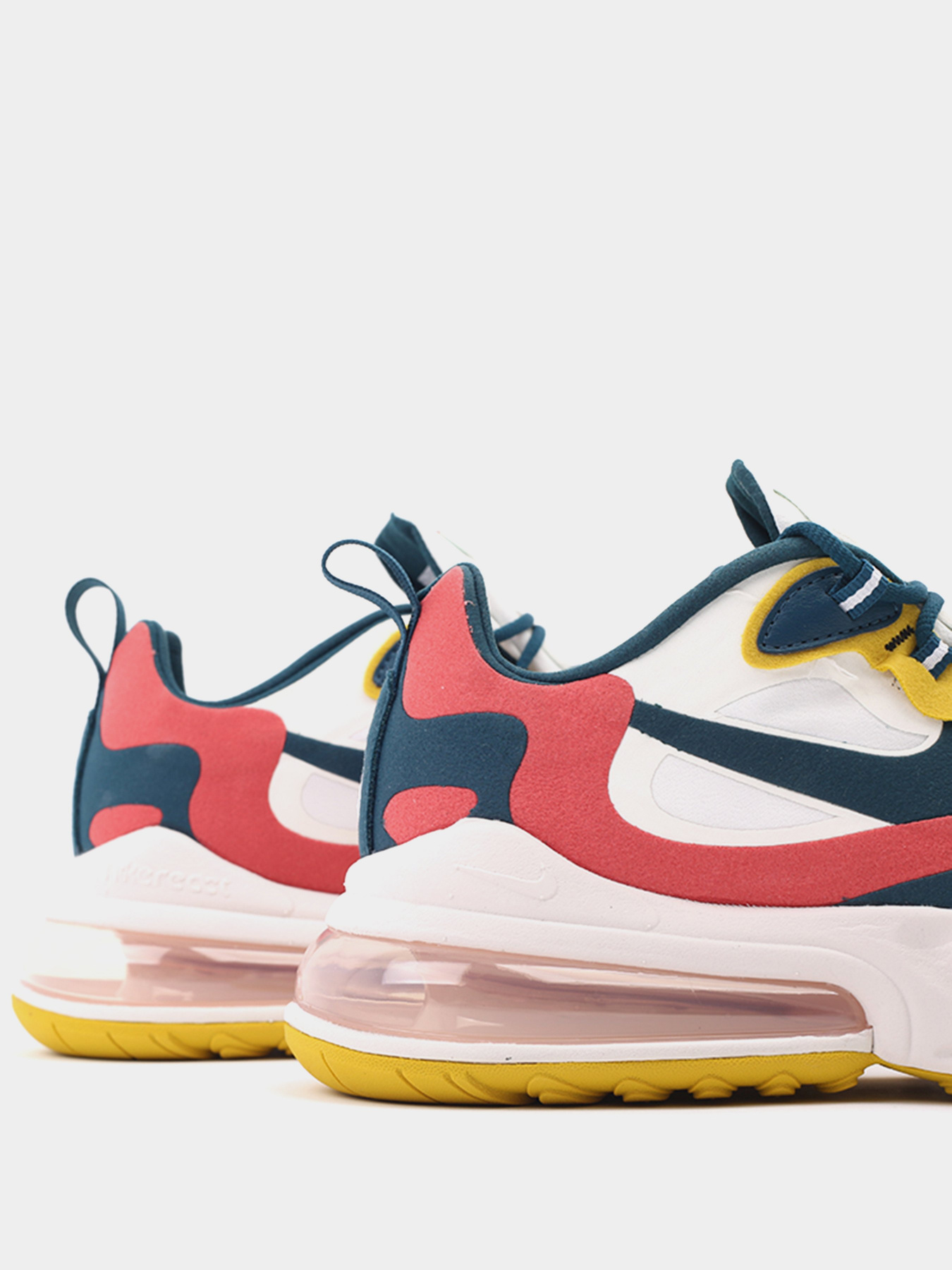 Кросівки NIKE Air Max 270 React модель CT1264-103 Фото