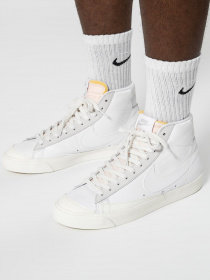 Кеды высокие NIKE Blazer Mid Vintage '77 модель CW7583-100 Фото