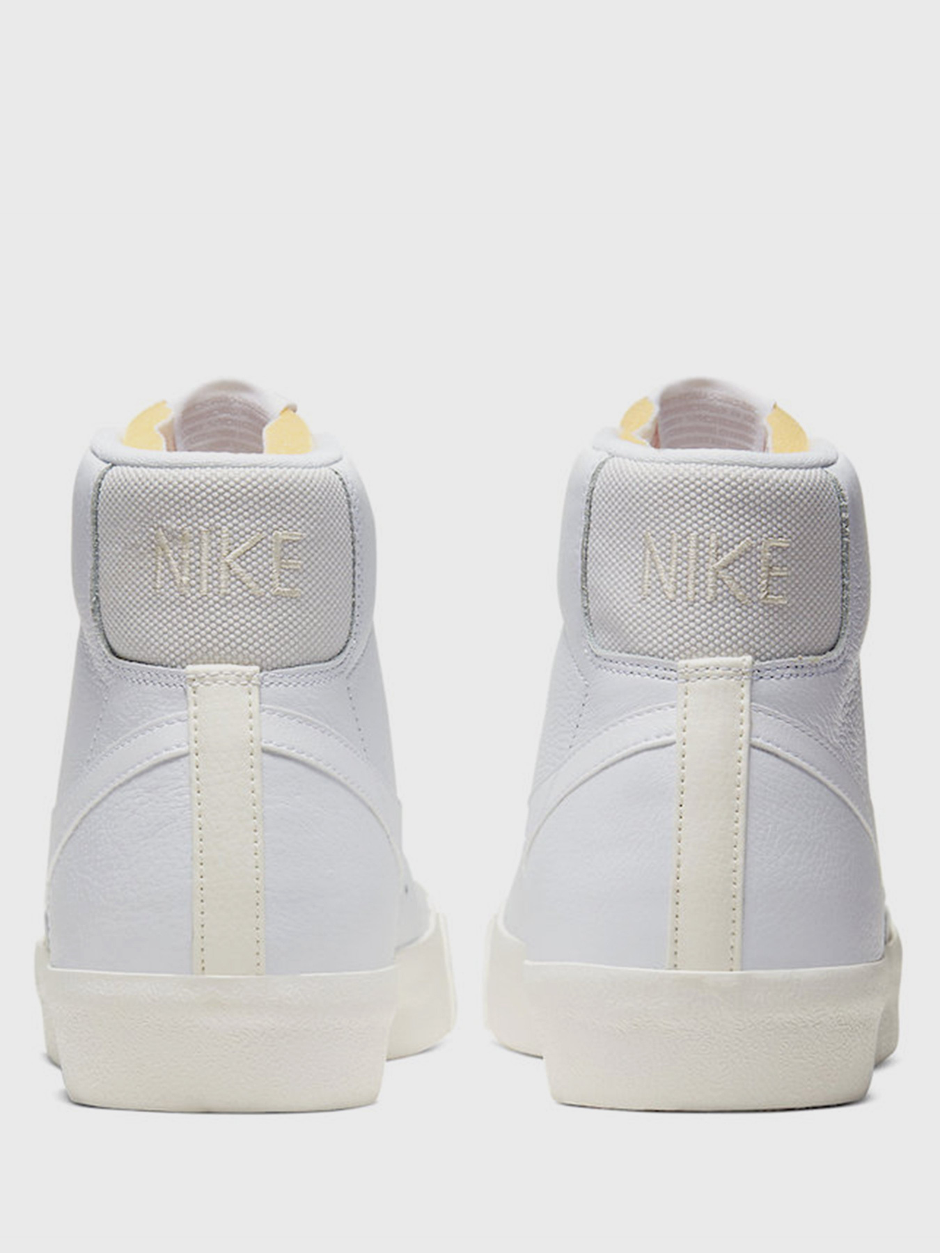 Кеды высокие NIKE Blazer Mid Vintage '77 модель CW7583-100 Кеды высокие NIKE Blazer Mid Vintage '77 модель CW7583-100 Фото