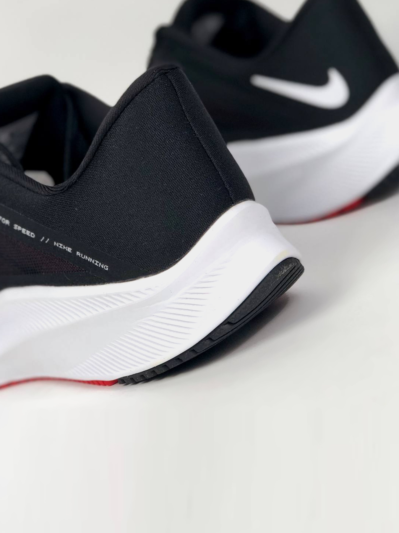 Кроссовки для бега NIKE Quest 3 модель CD0230-004 Фото