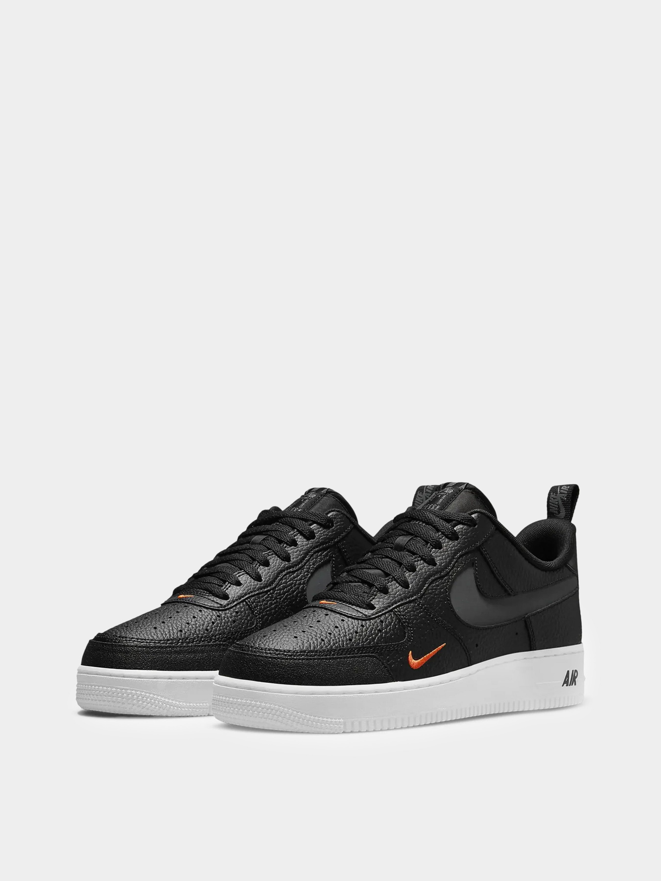 Кеды низкие NIKE Air Force 1 LV8 модель DJ6887-001 Фото