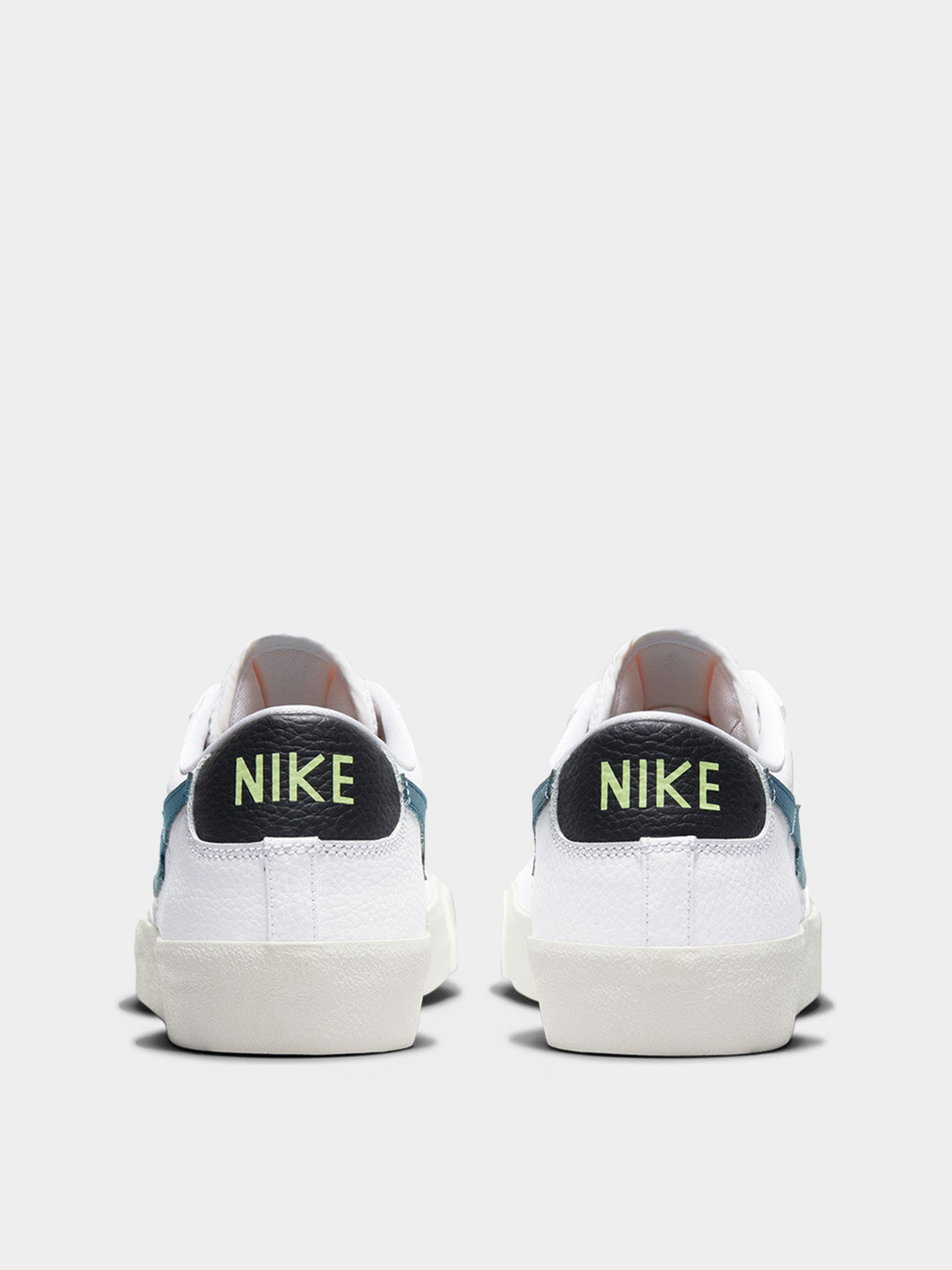 Кеди низькі NIKE Blazer Low '77 модель DJ6895-100 Кеди низькі NIKE Blazer Low '77 модель DJ6895-100 Фото
