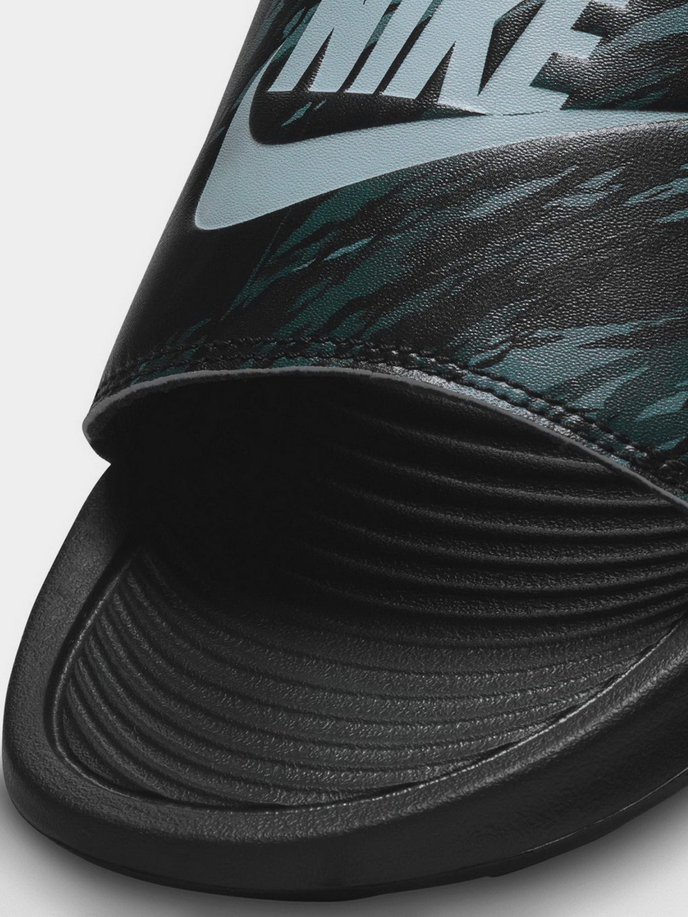 Шльопанці NIKE Victori One модель CN9678-009 Фото