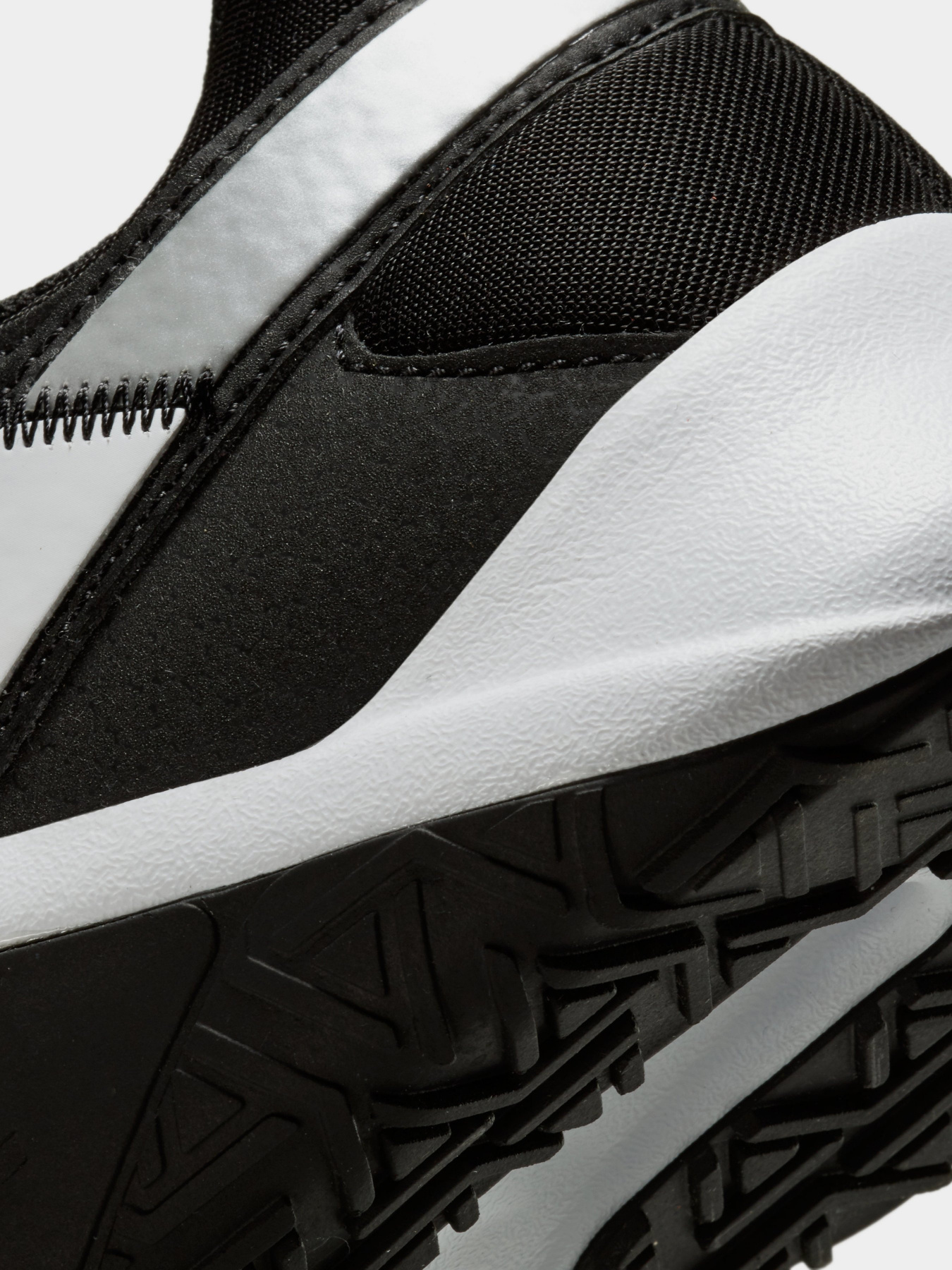 Кроссовки для тренировок NIKE Legend Essential 2 модель CQ9356-001 Фото