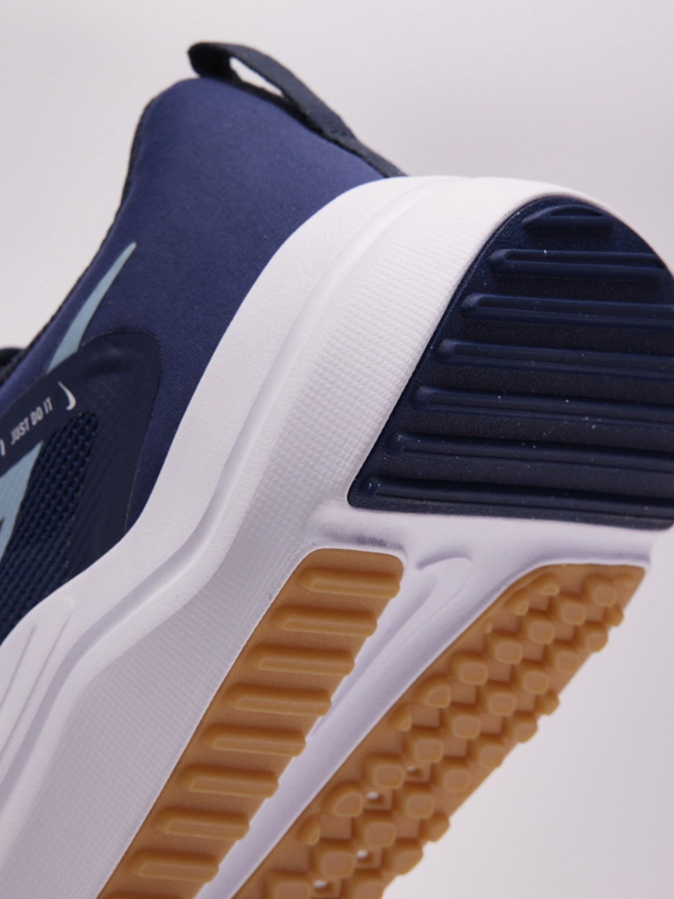 Кроссовки для бега NIKE Downshifter 12 модель DD9293-400 Фото