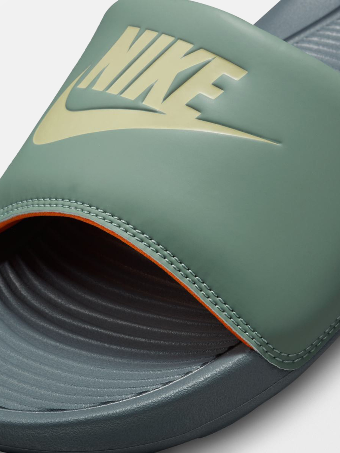 Шльопанці NIKE Victori One Slide модель CN9675-301 Фото