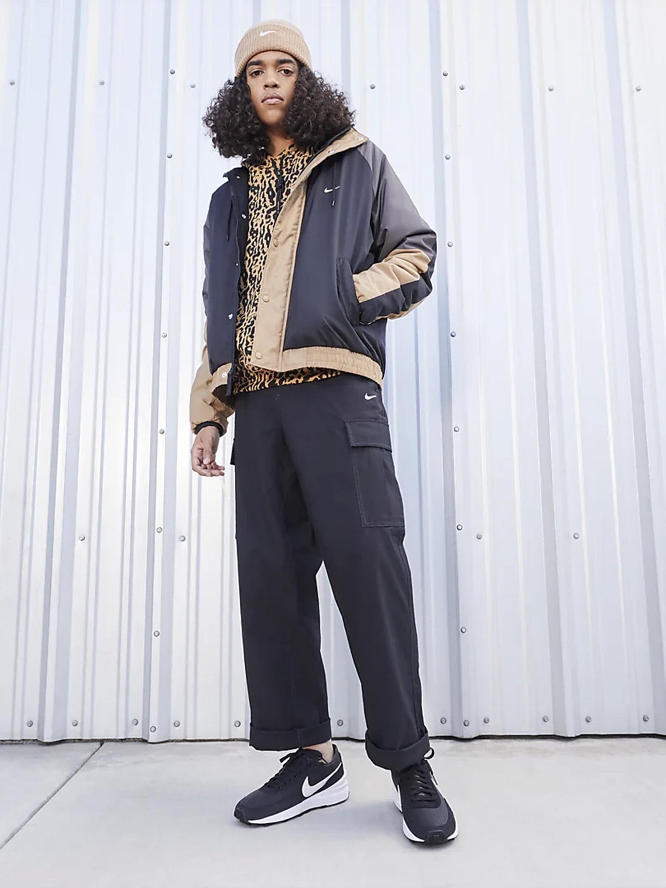 Кроссовки повседневные NIKE  Waffle One модель DX9428-001 Фото