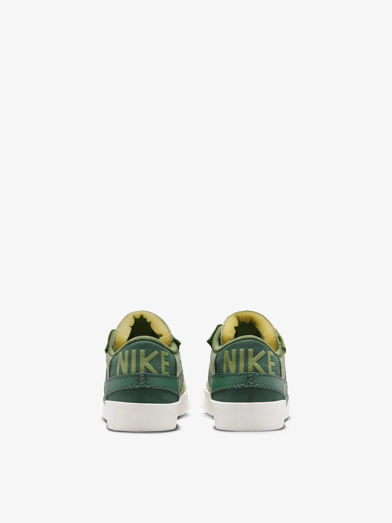 Кеди низькі NIKE Blazer Low 77 Jumbo модель FJ5468-386 Фото