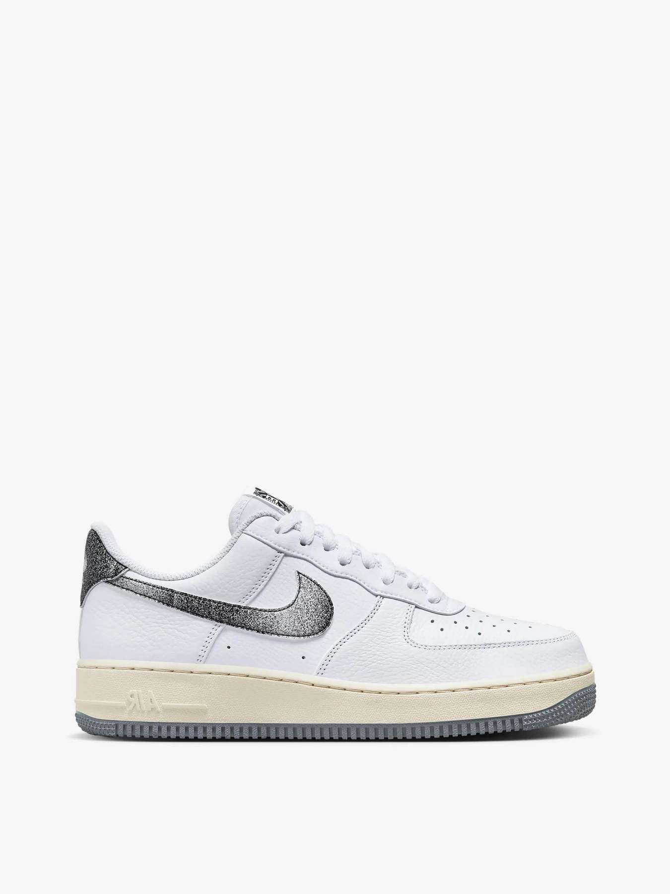 Кеды низкие NIKE Air Force 1 07 Lx модель DV7183-100 Фото