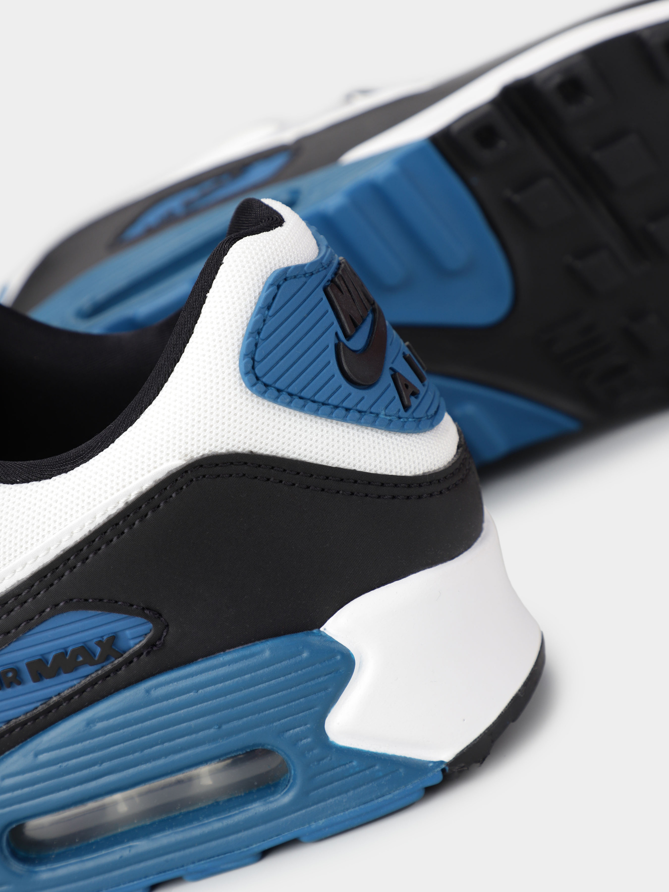 Кроссовки повседневные NIKE Air Max 90 модель FB9658-002 Фото