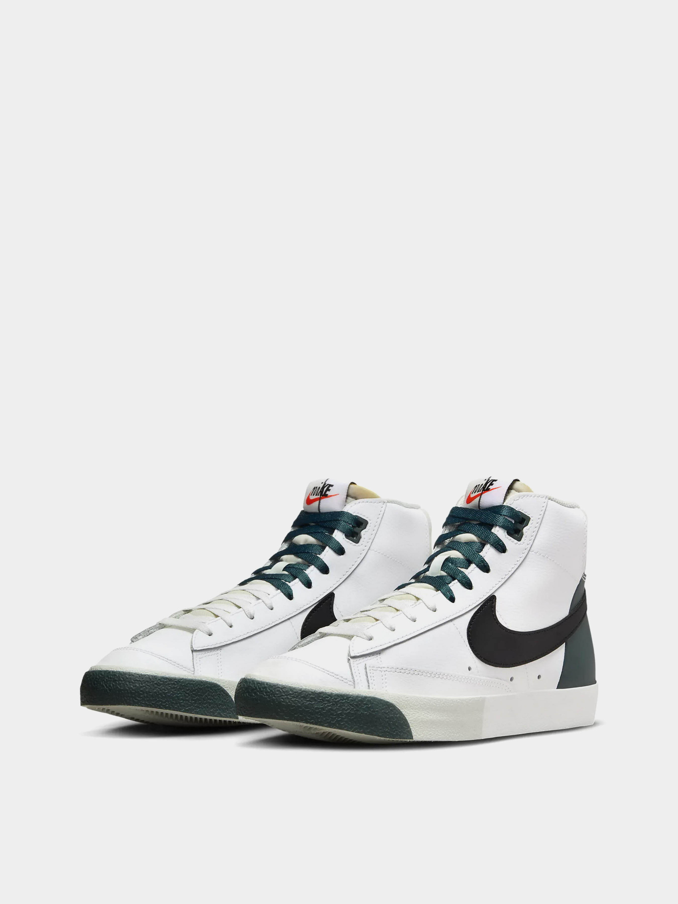 Кеды высокие NIKE Blazer Mid 77 Premium модель FB8889-100 Фото