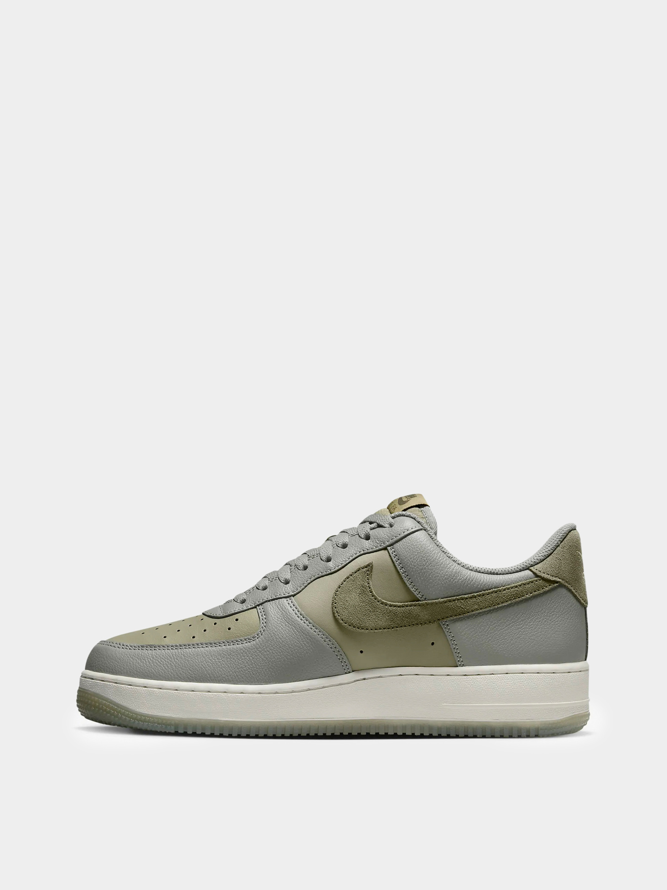 Кроссовки NIKE Air Force 1 07 LX модель FJ4170-002 Фото