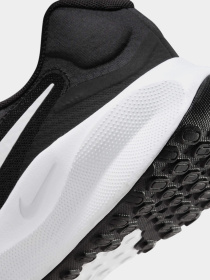 Кроссовки для бега NIKE Revolution 7 модель FB2207-001 Фото