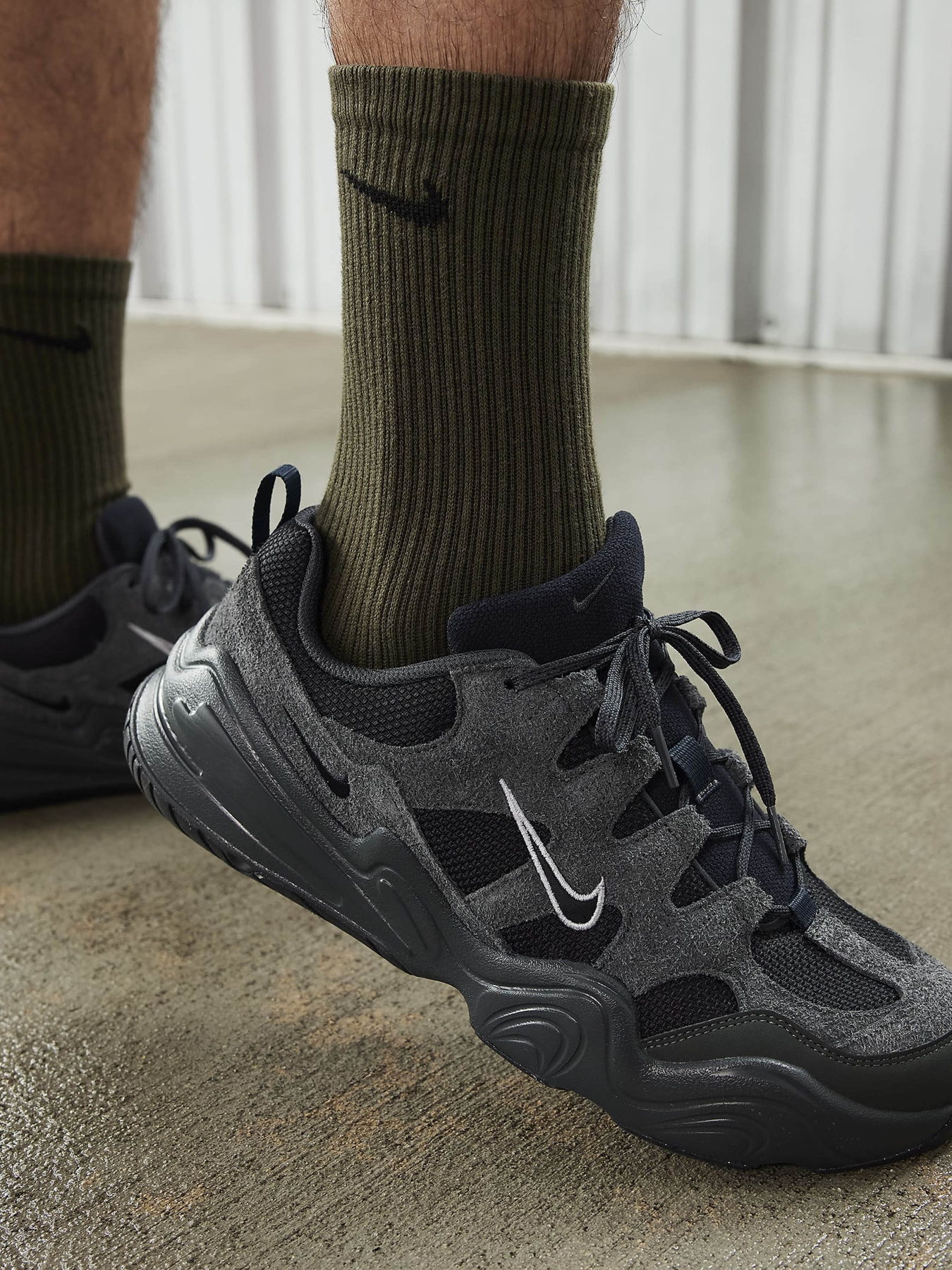 Кроссовки NIKE Tech Hera модель FJ9532-001 Фото