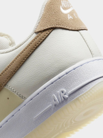 Кеди низькі NIKE AIR FORCE 1 '07 LV8 модель FN5832-101 Фото