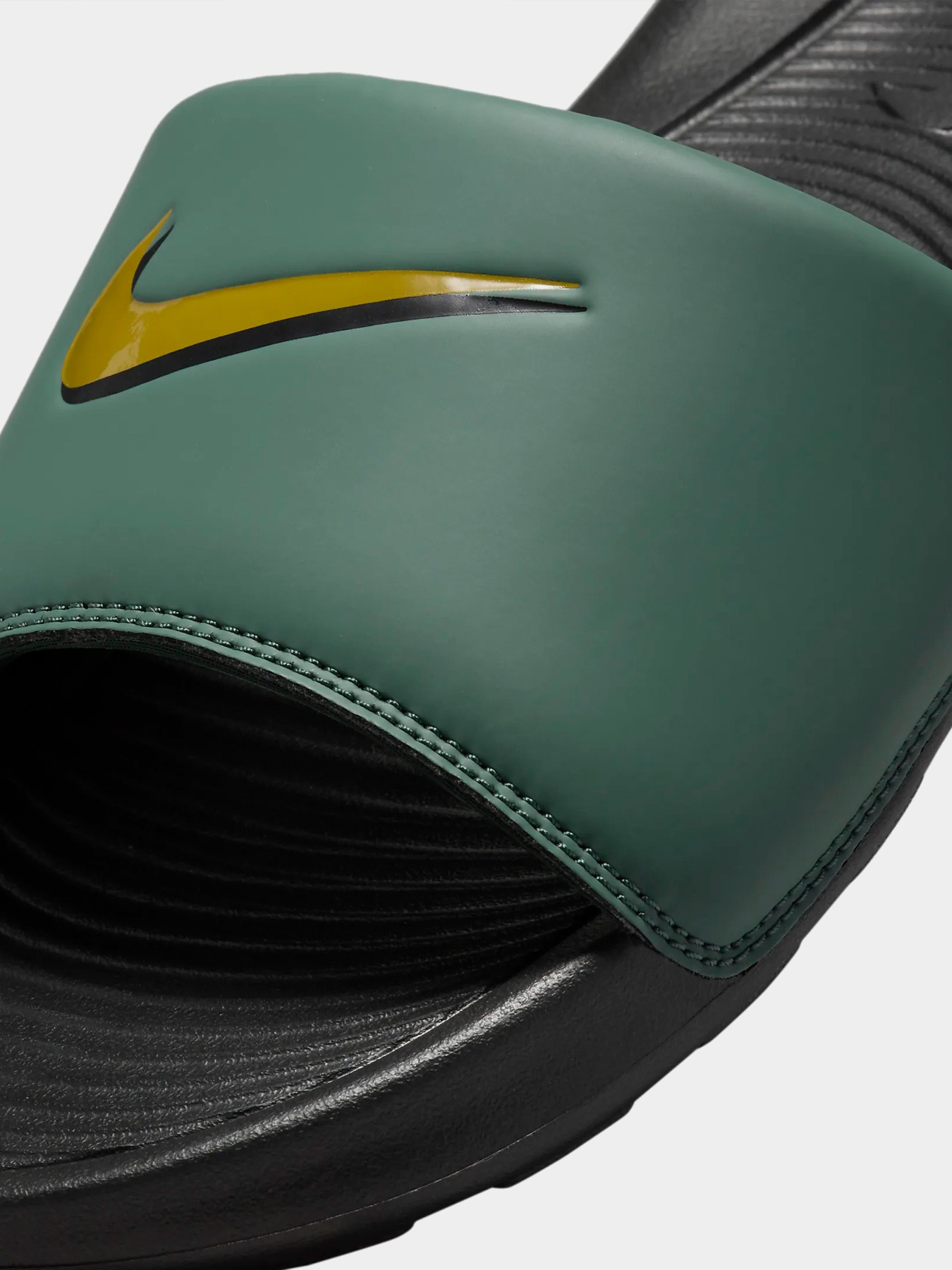 Шльопанці NIKE VICTORI ONE модель FZ1395-002 Фото