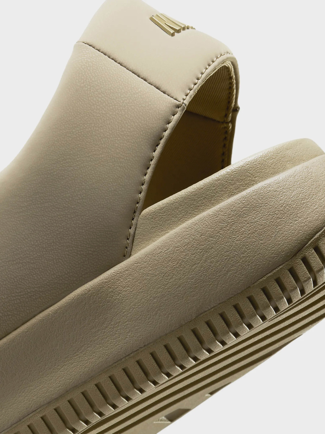 Сандалії NIKE Calm модель FJ6044-200 Фото