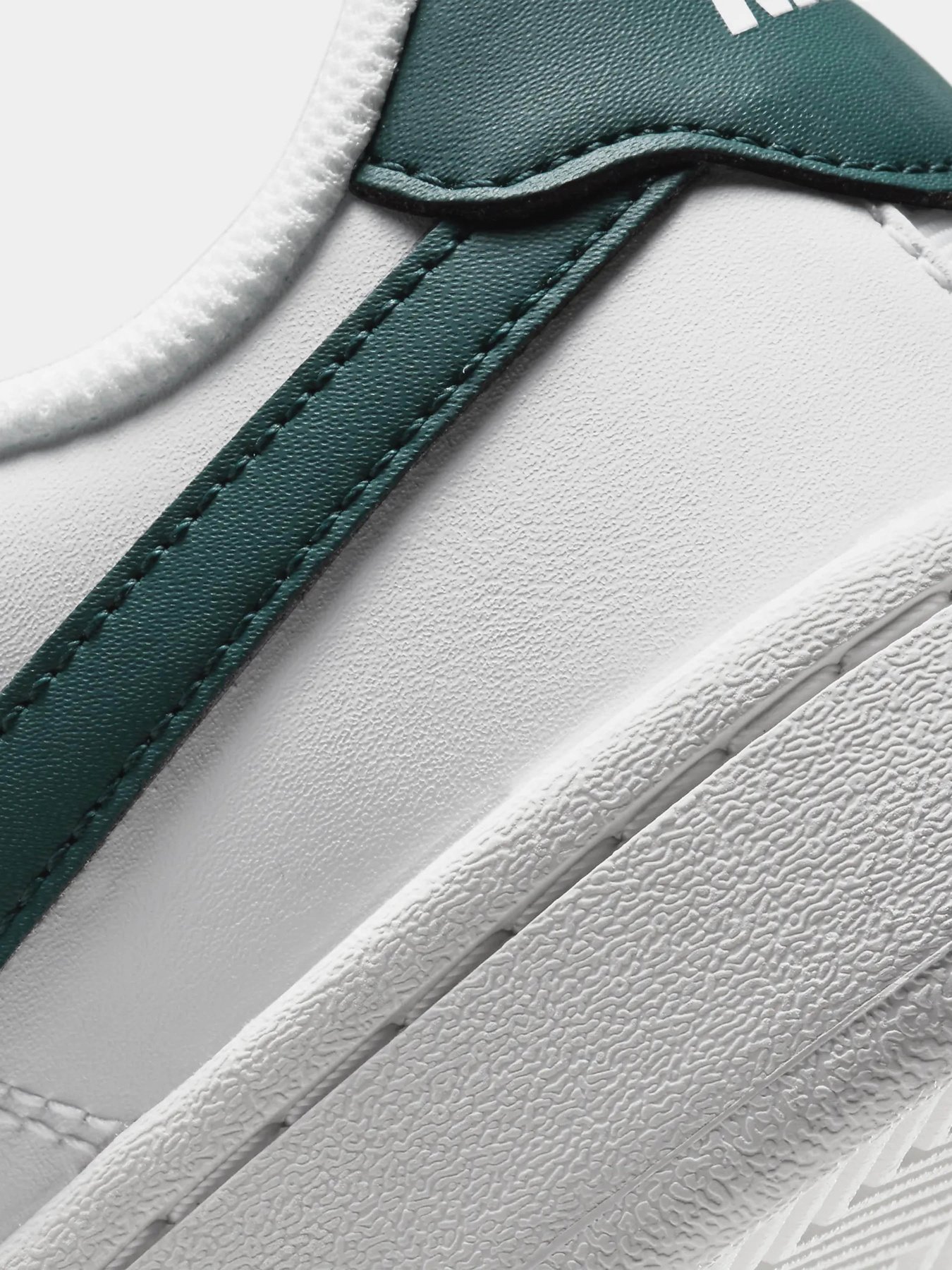 Кеды низкие NIKE COURT ROYALE 2 модель CQ9246-105 Кеды низкие NIKE COURT ROYALE 2 модель CQ9246-105 Фото