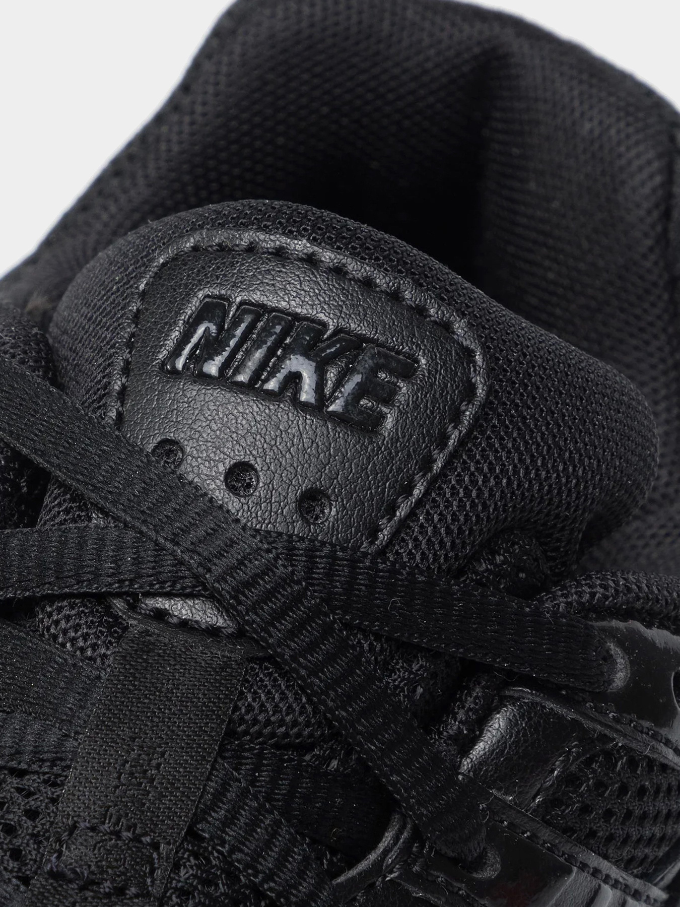 Кроссовки NIKE P-6000 модель CD6404-002 Фото