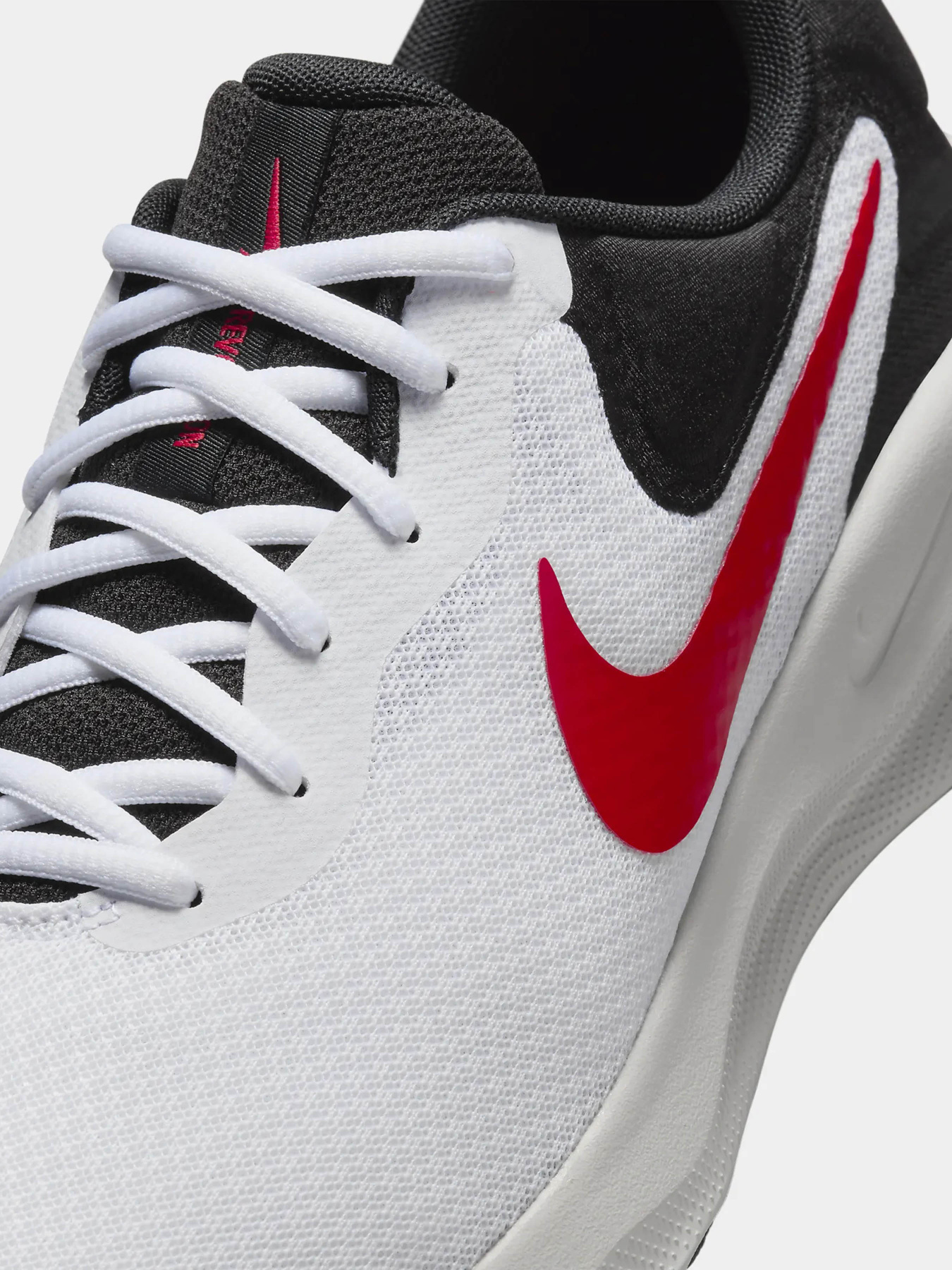 Кроссовки для бега NIKE REVOLUTION 7 модель FB2207-102 Фото